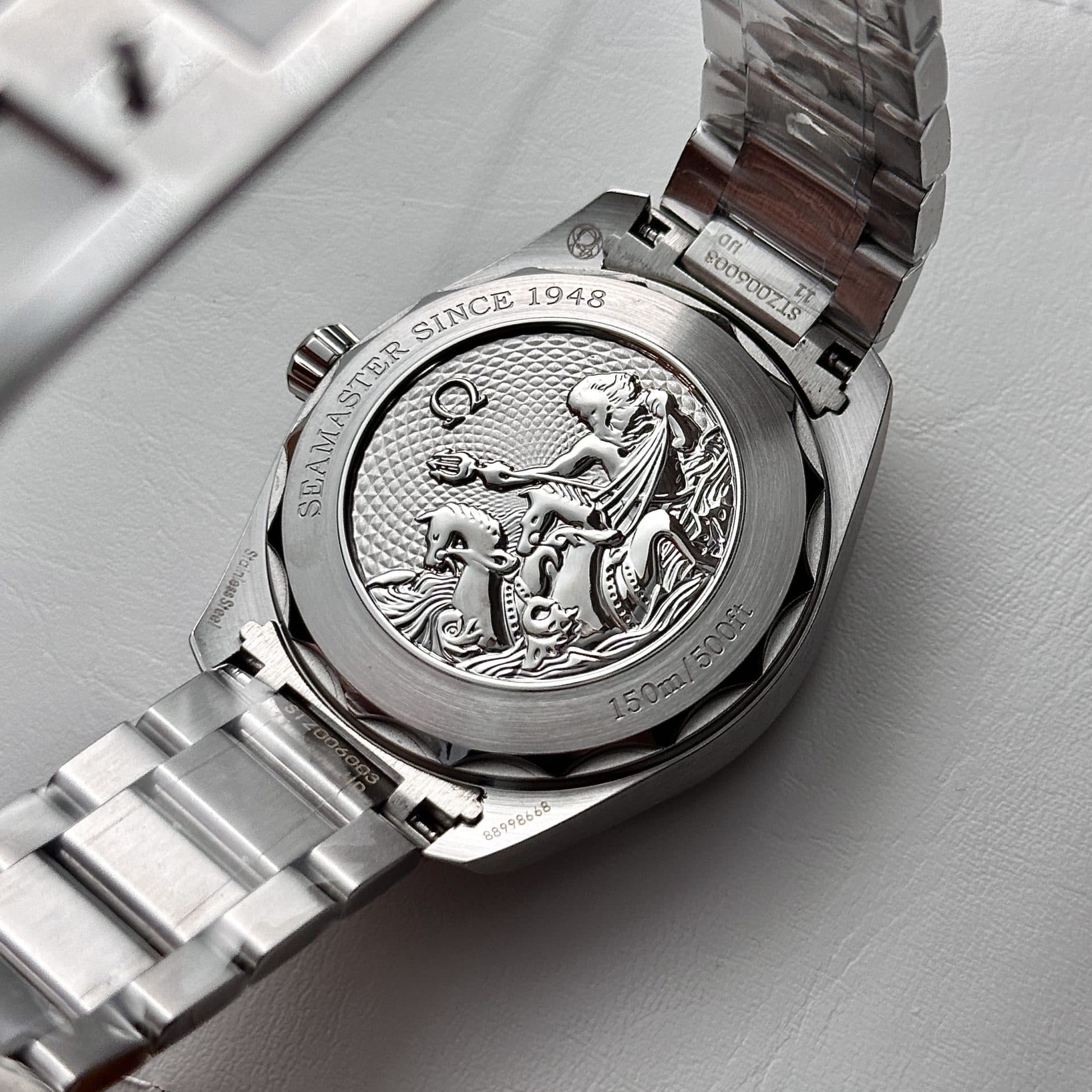 Dong-Ho-Omega-Seamaster-REplica-11-1-1