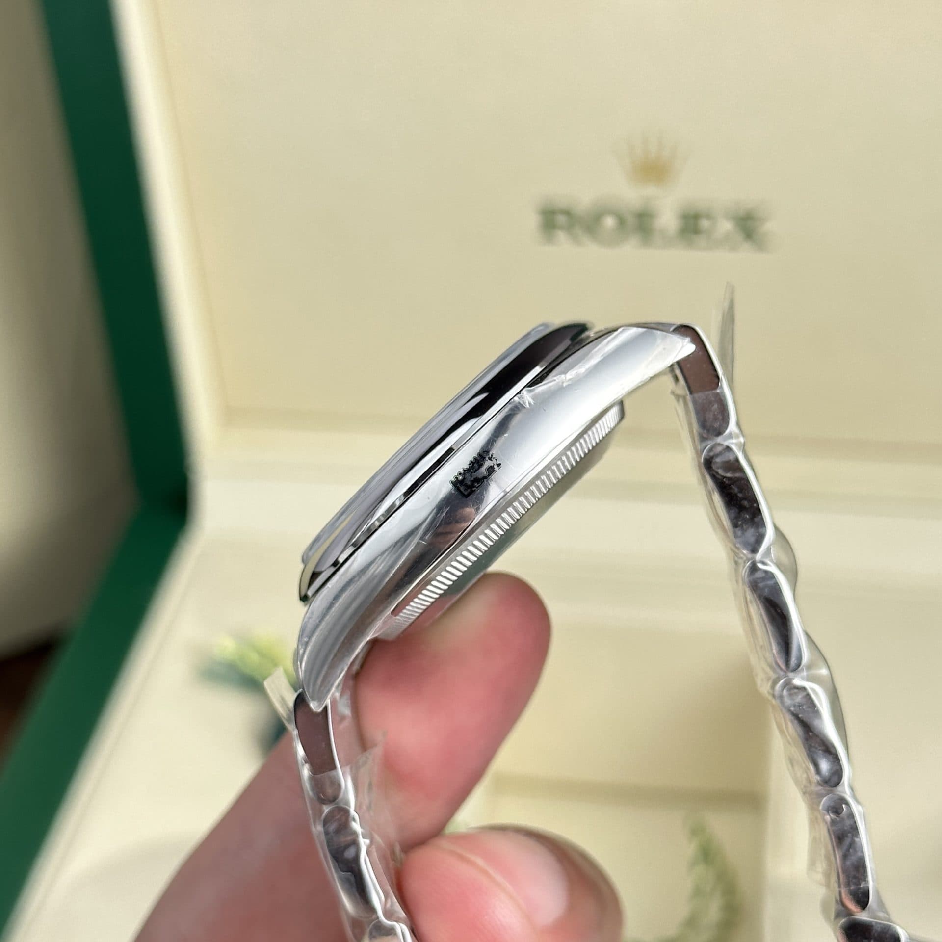 Dong-Ho-Rolex-Che-Tac-Oyster-Perpetual-1