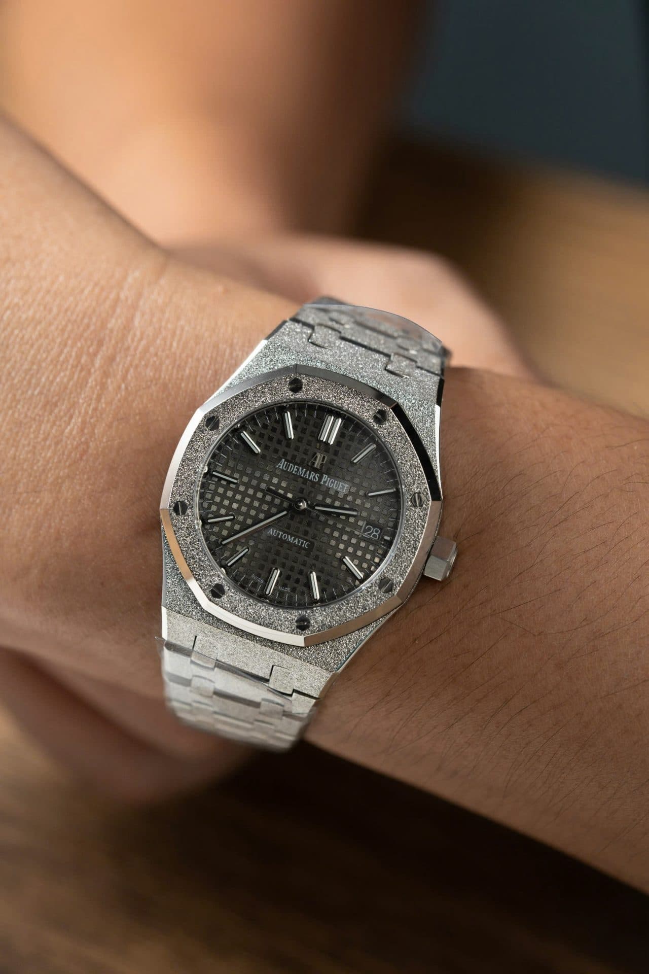 Dong-Ho-Audemars-Piguet-15454-Fosted-Gold-Replica-11-Mat-Xam-37mm-1-1