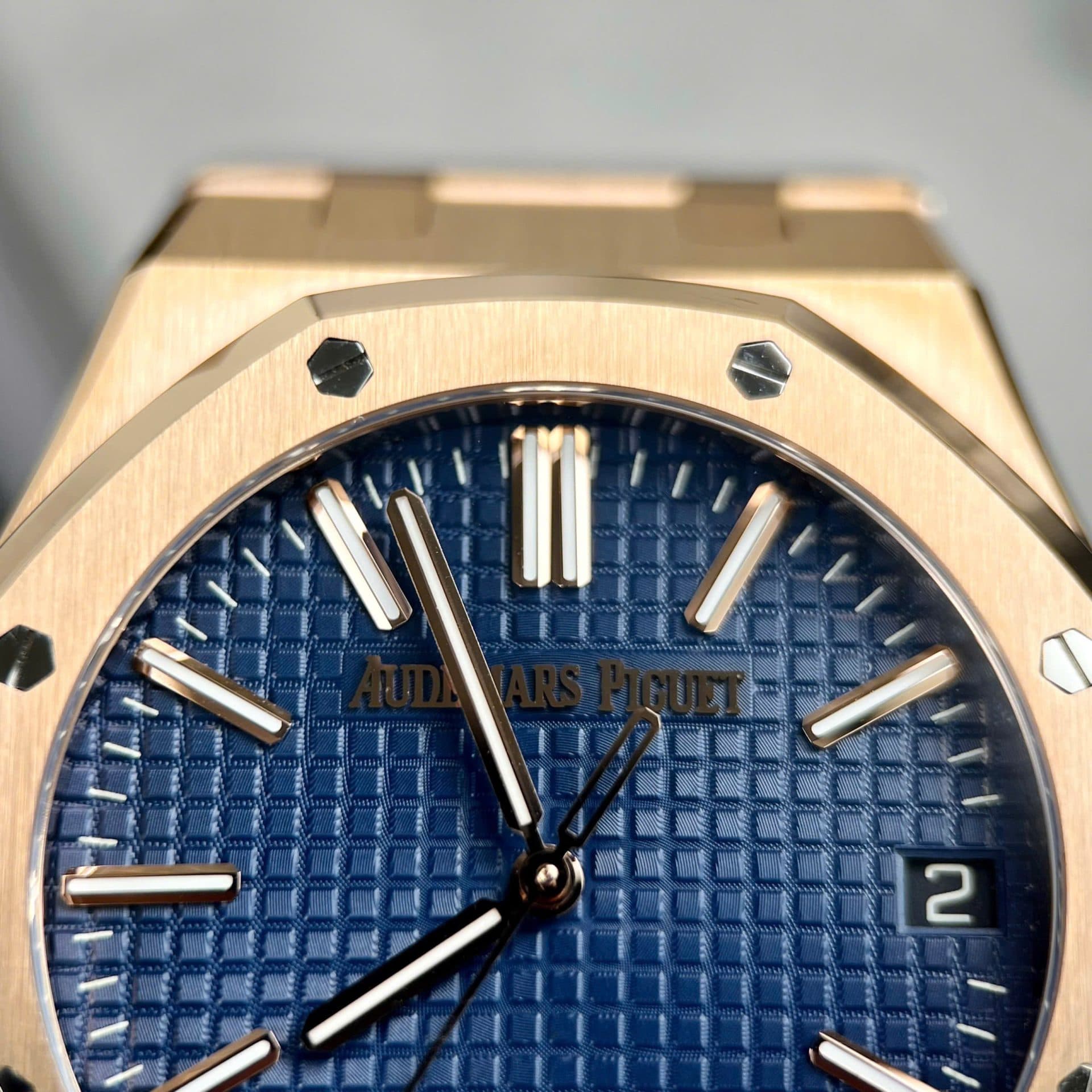 Dong-Ho-Audemars-Piguet-15500-Replica-11-Mat-Xanh-Blue-Nha-May-APS-41mm-3-1