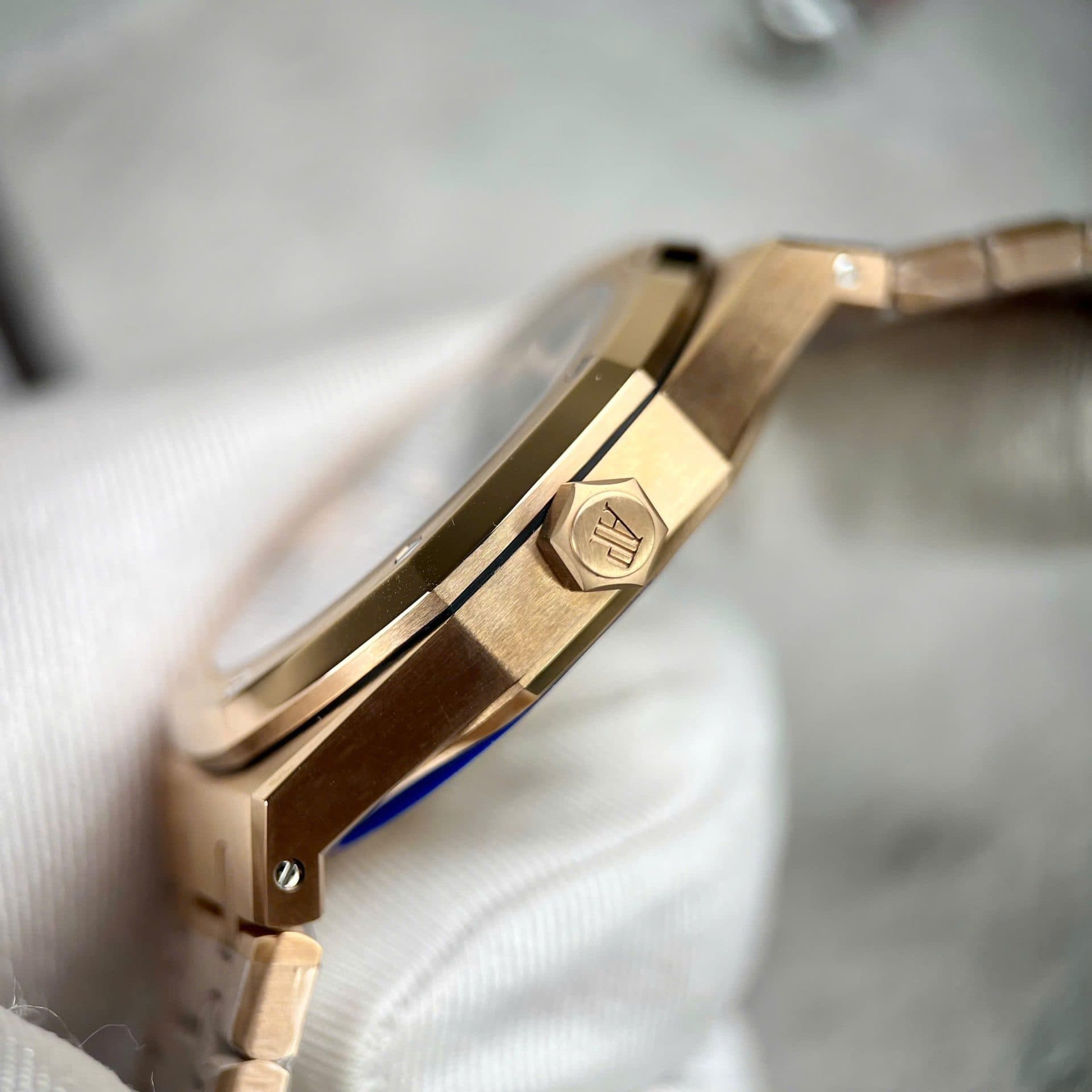 Dong-Ho-Audemars-Piguet-15500-Replica-11-Mat-Xanh-Blue-Nha-May-APS-41mm-5-1