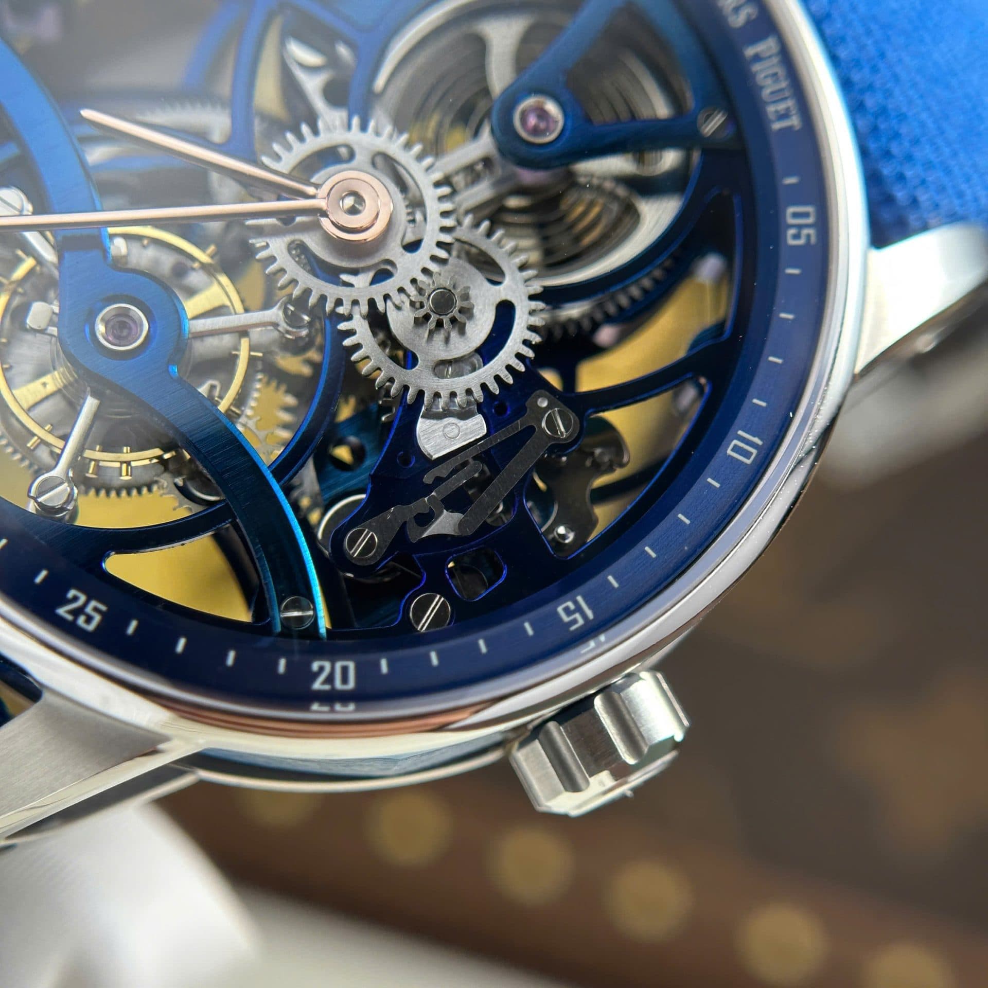 Dong-Ho-Audemars-Piguet-26600-Tourbillon-Openworked-Replica-11-Mau-Xanh-41mm-6-1