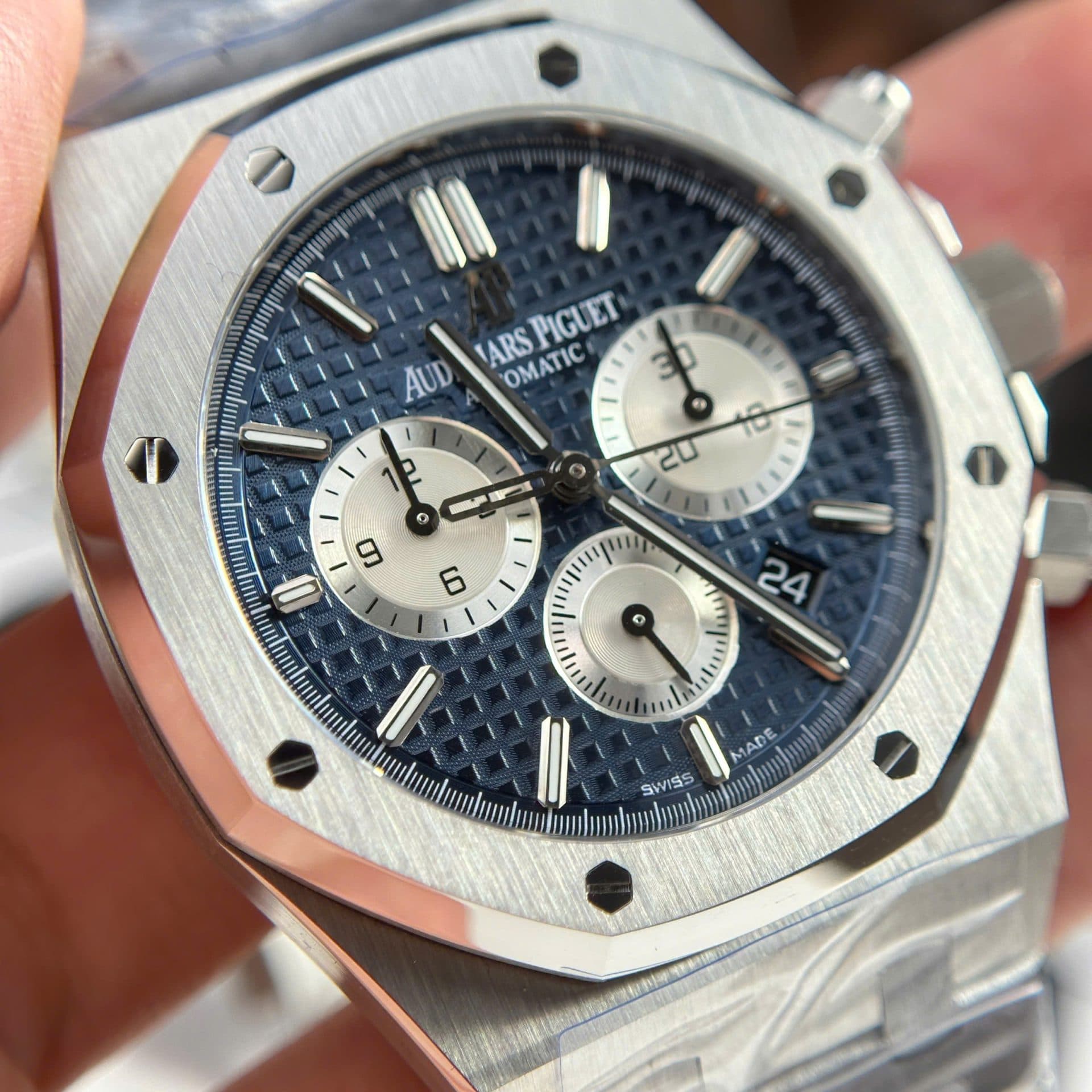 Dong-Ho-Audemars-Piguet-Replica-11-Royal-Oak-26331-Chronograph-Mat-Xanh-Blue-41mm-5-1