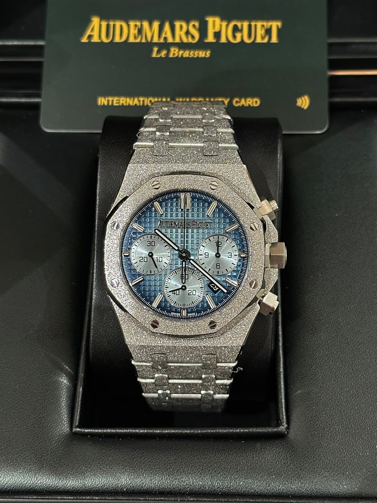 Dong-Ho-Audemars-Piguet-Replica-11-Royal-Oak-26331BC-Frosted-Gold-6-1