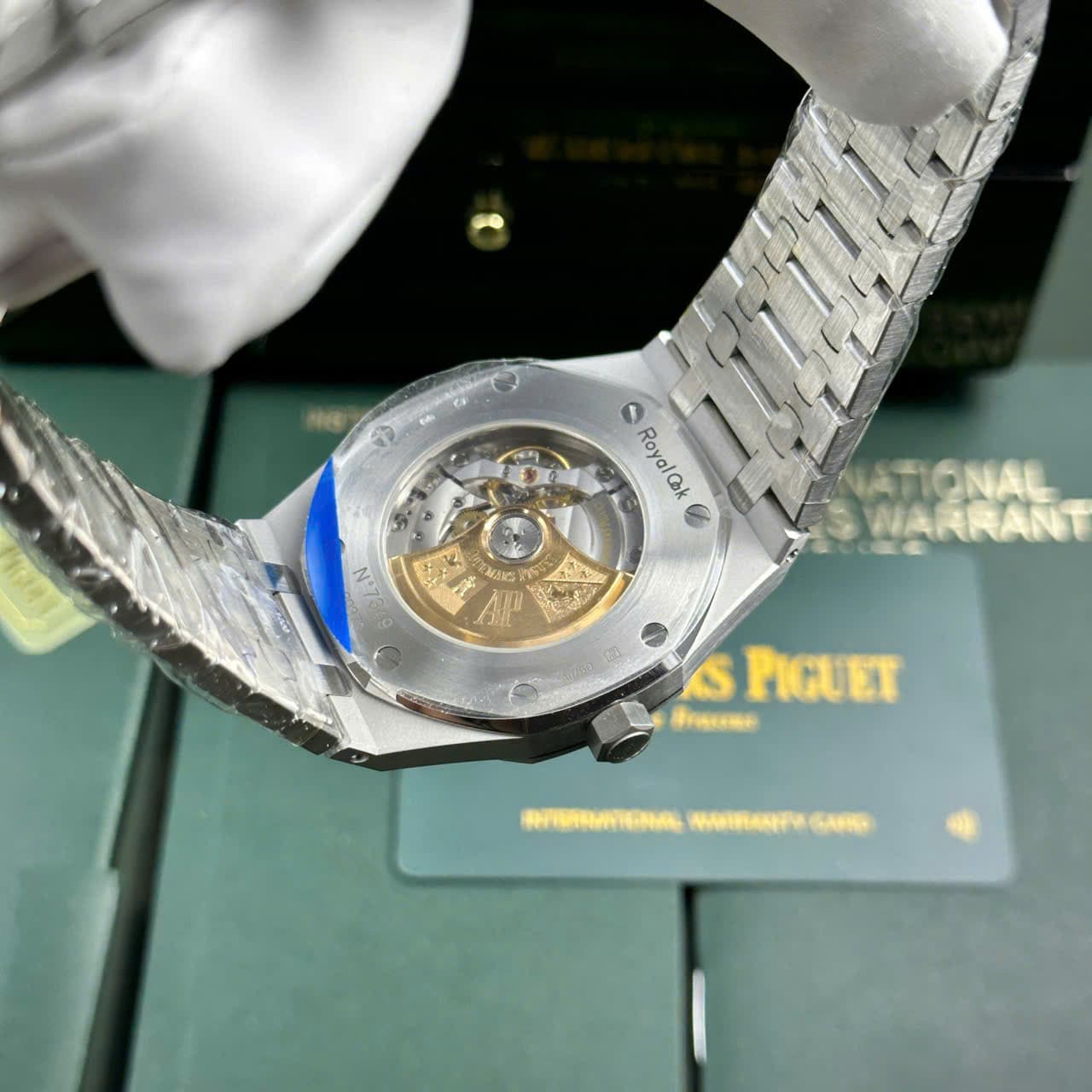 Dong-Ho-Audemars-Piguet-Replica-11-Royal-Oak-Frosted-Gold-15410BC-Mat-Den-Nha-May-APS-41mm-1-1