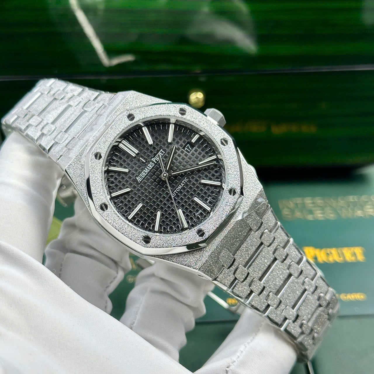 Dong-Ho-Audemars-Piguet-Replica-11-Royal-Oak-Frosted-Gold-15410BC-Mat-Den-Nha-May-APS-41mm-3-1