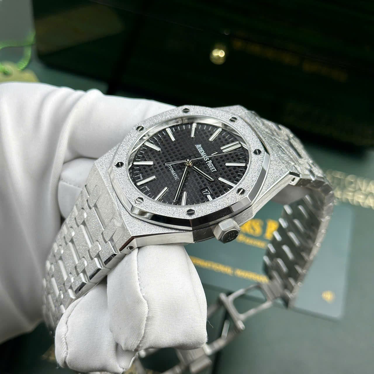 Dong-Ho-Audemars-Piguet-Replica-11-Royal-Oak-Frosted-Gold-15410BC-Mat-Den-Nha-May-APS-41mm-4-1
