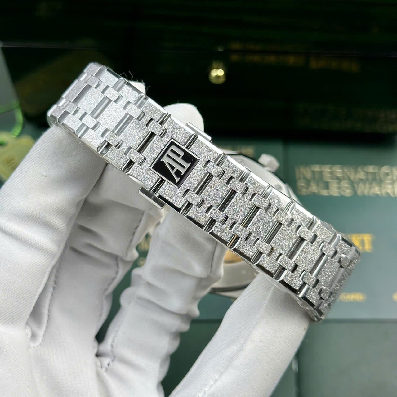 Dong-Ho-Audemars-Piguet-Replica-11-Royal-Oak-Frosted-Gold-15410BC-Mat-Den-Nha-May-APS-41mm-5-1