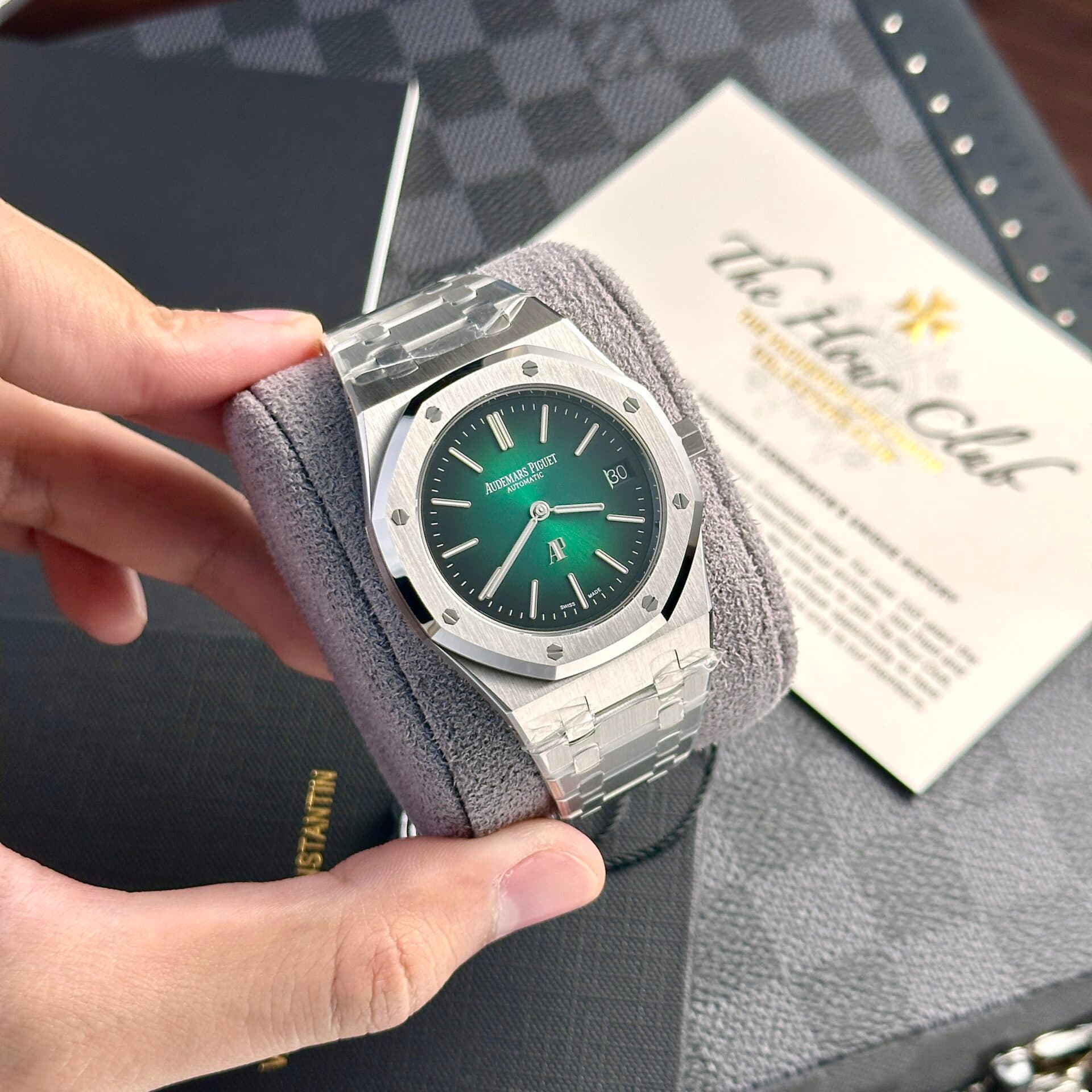 Dong-Ho-Audemars-Piguet-Replica-11-Royal-Oak-Jumbo-16202ST-Mat-Xanh-La-39mm-1-1