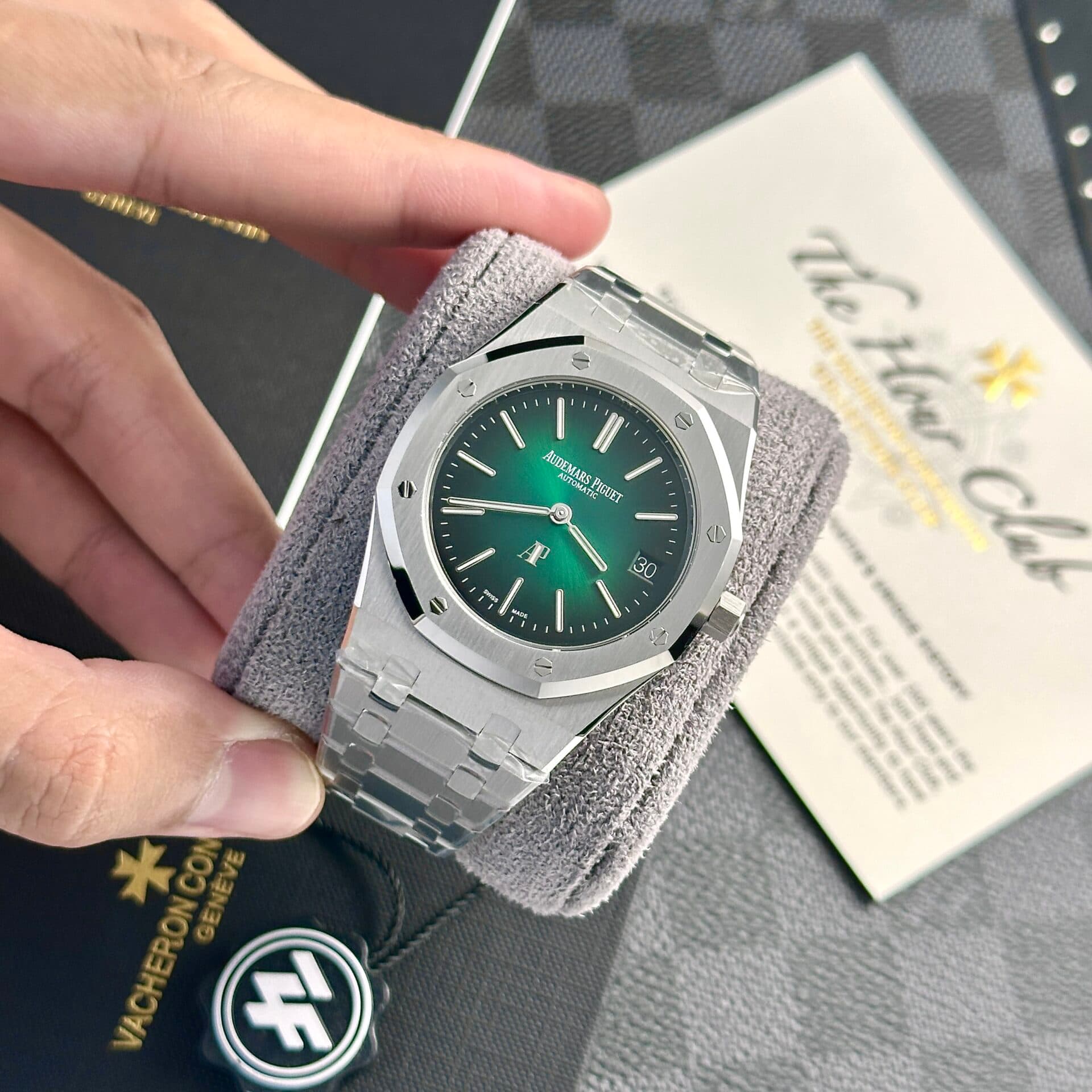 Dong-Ho-Audemars-Piguet-Replica-11-Royal-Oak-Jumbo-16202ST-Mat-Xanh-La-39mm-3-1