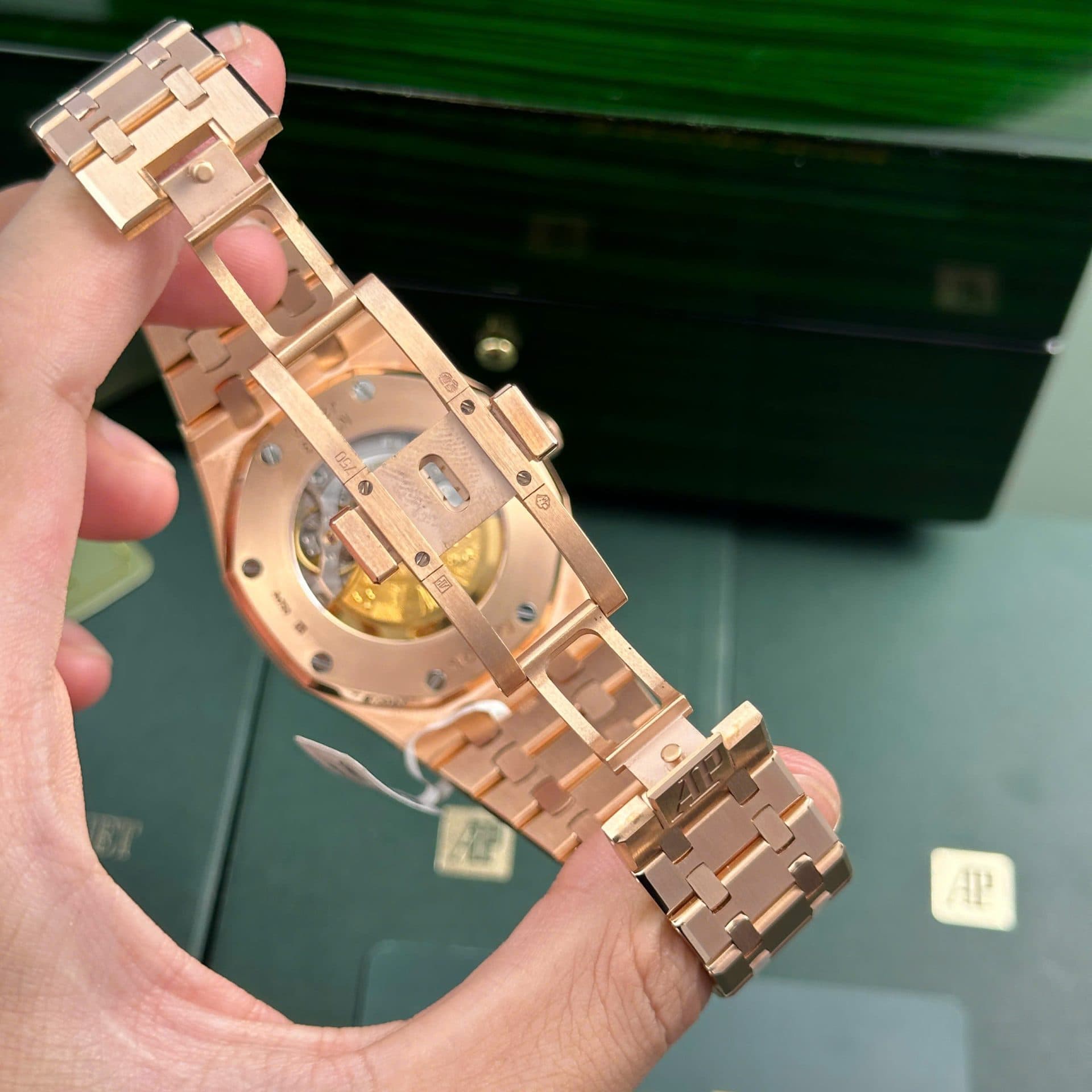 Dong-Ho-Audemars-Piguet-Royal-Oak-15400-Che-Tac-Boc-Vang-That-Mat-Den-ZF-41mm-10-1