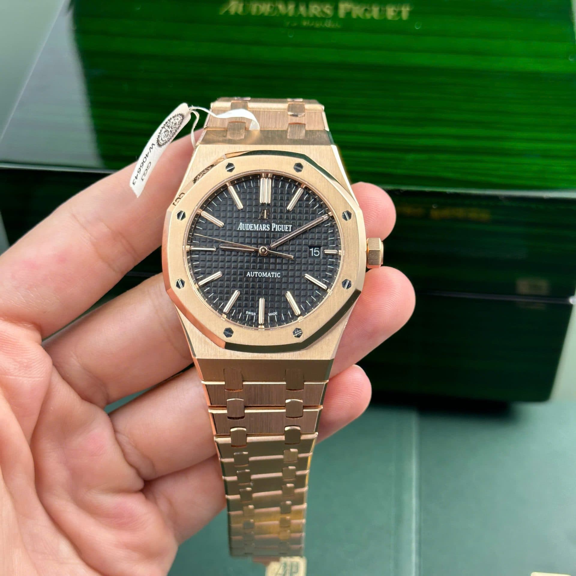 Dong-Ho-Audemars-Piguet-Royal-Oak-15400-Che-Tac-Boc-Vang-That-Mat-Den-ZF-41mm-2-1