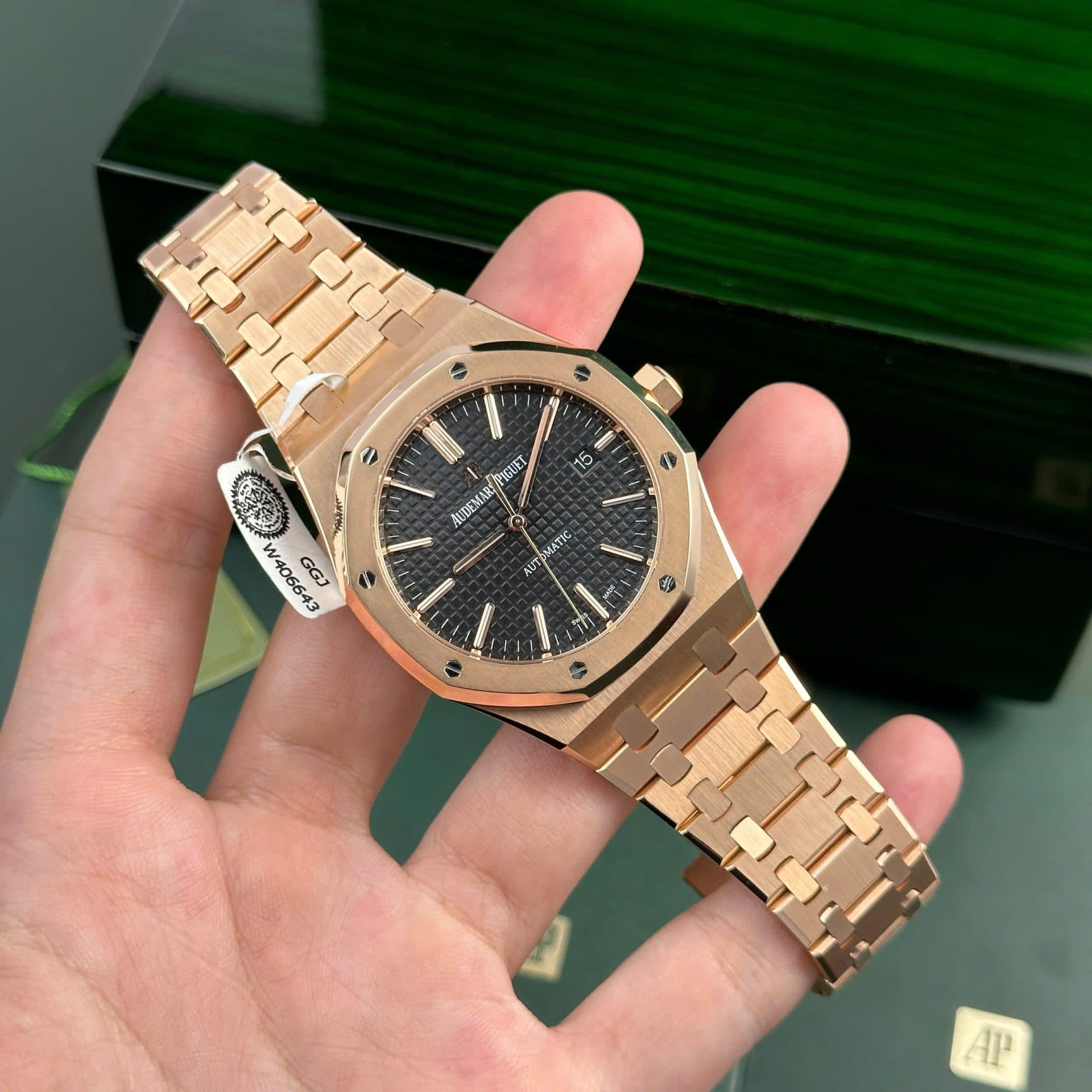 Dong-Ho-Audemars-Piguet-Royal-Oak-15400-Che-Tac-Boc-Vang-That-Mat-Den-ZF-41mm-5-1