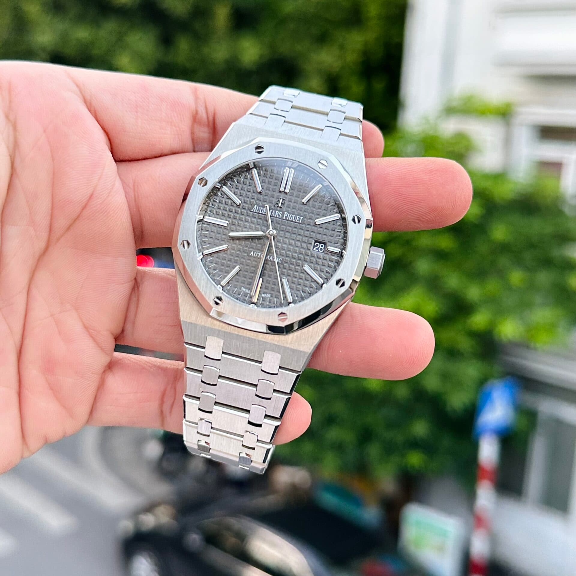 Dong-Ho-Audemars-Piguet-Royal-Oak-15400ST-Replica-Mat-Xam-Nha-May-APS-41mm-2-1