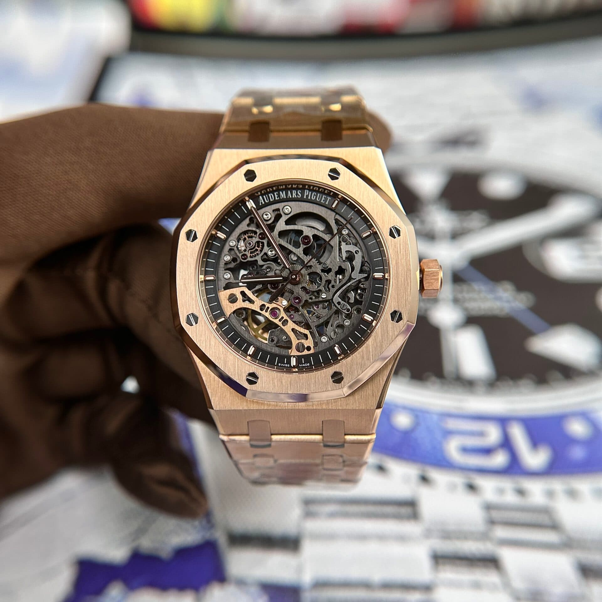 Dong-Ho-Audemars-Piguet-Royal-Oak-15407-Rose-Gold-Replica-11-APS-41mm-2-1