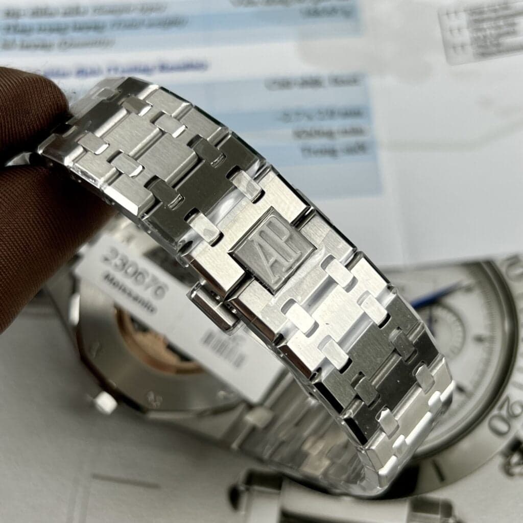 Dong-Ho-Audemars-Piguet-Royal-Oak-15412BC-Skeleton-Do-Moissanite-2-1