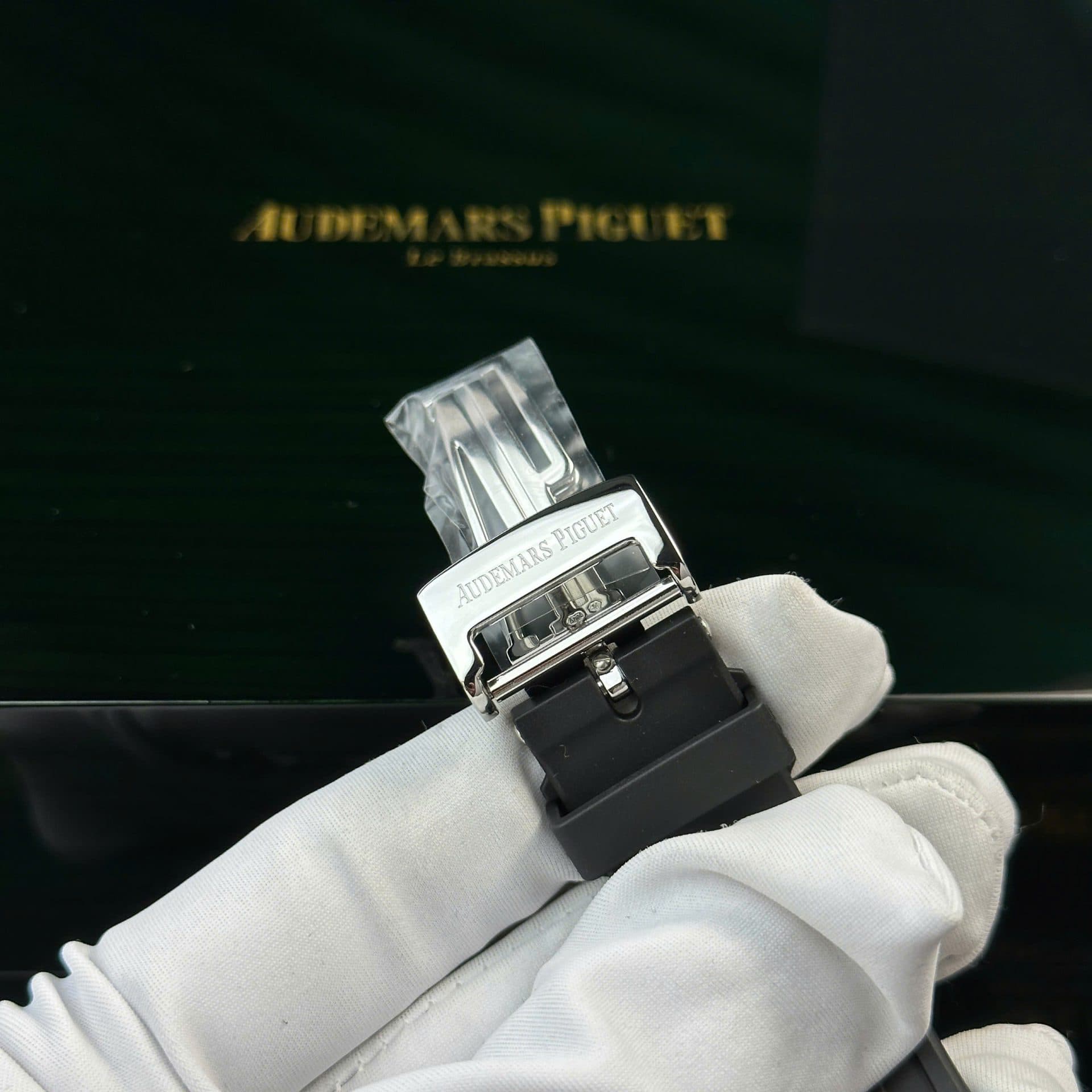 Dong-Ho-Audemars-Piguet-Royal-Oak-15500-Replica-11-Mat-Den-Day-Cao-Su-Nha-May-APS-41mm-14-1