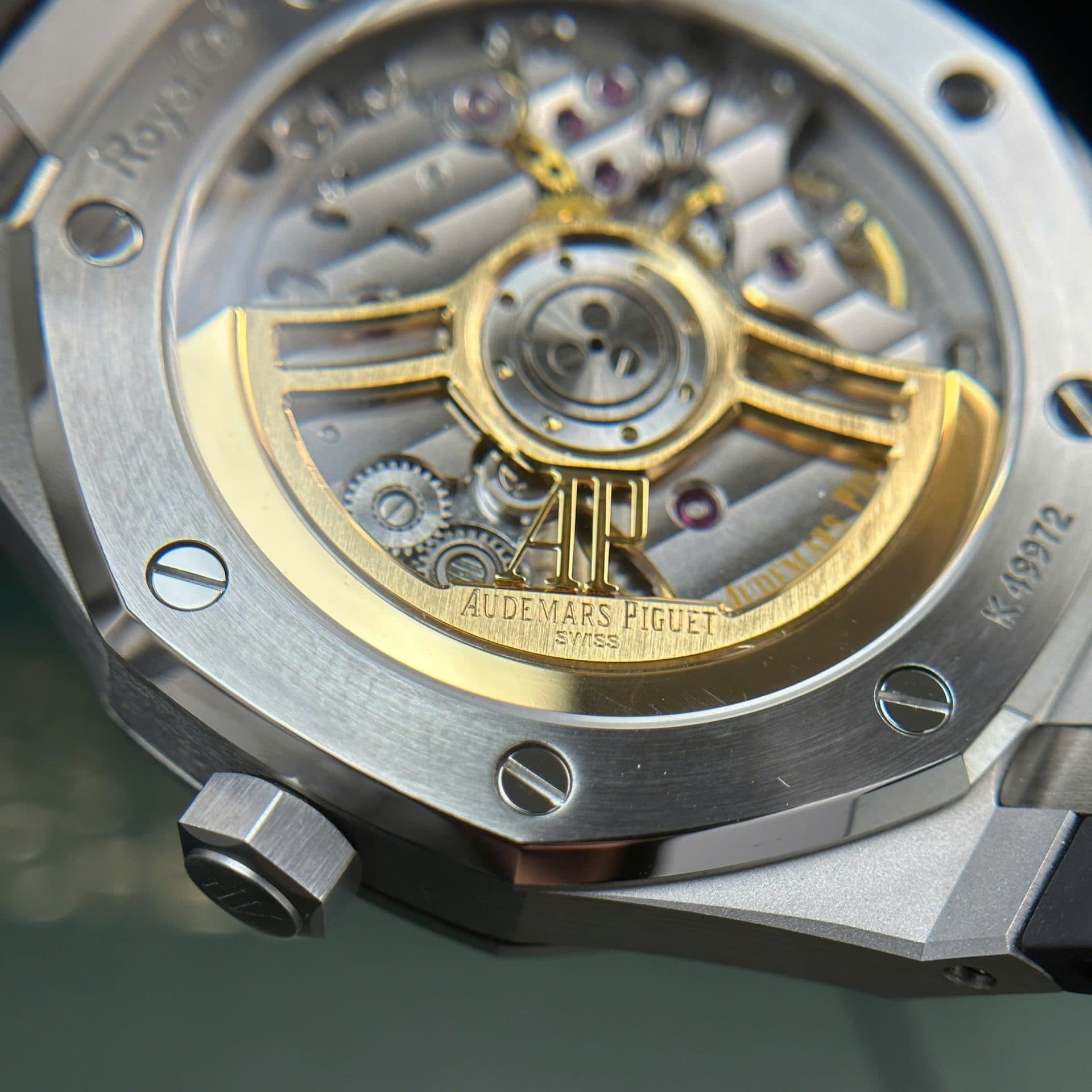 Dong-Ho-Audemars-Piguet-Royal-Oak-15500-Replica-11-Mat-Den-Day-Cao-Su-Nha-May-APS-41mm-8-1