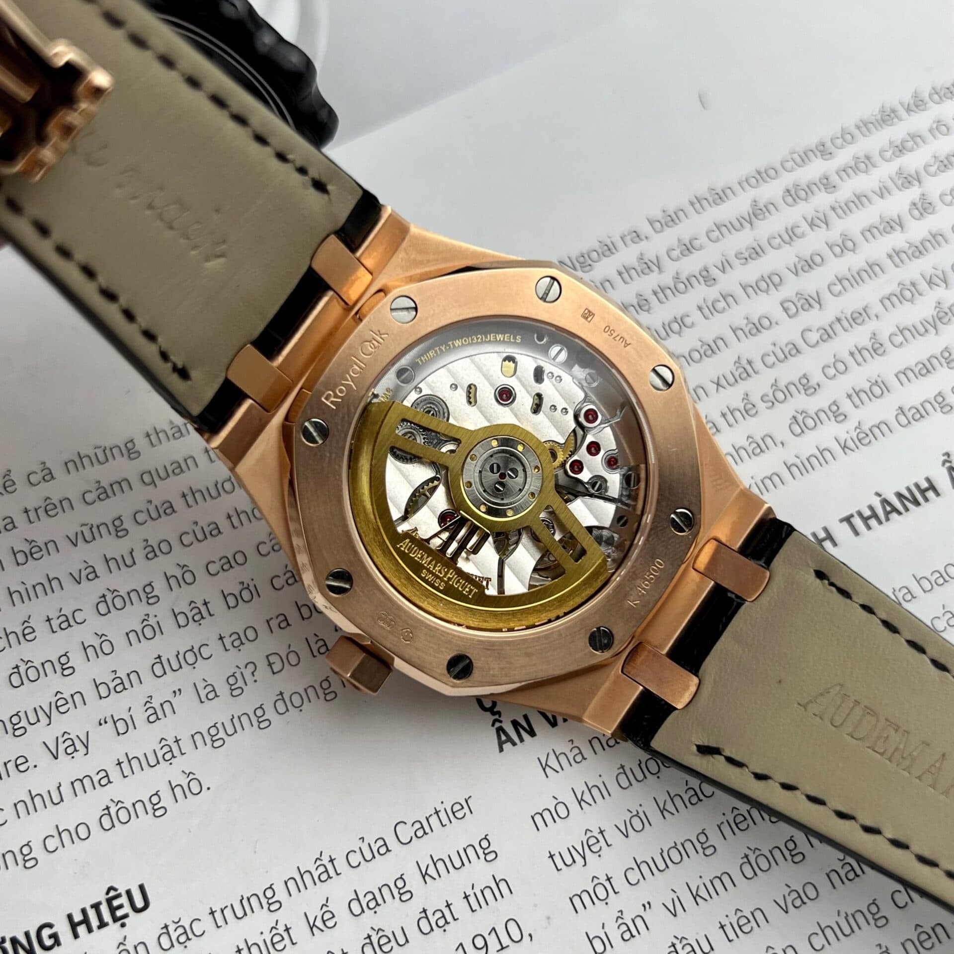 Dong-Ho-Audemars-Piguet-Royal-Oak-15500OR-Boc-Vang-Hong-Day-Da-Den-41mm-7-1