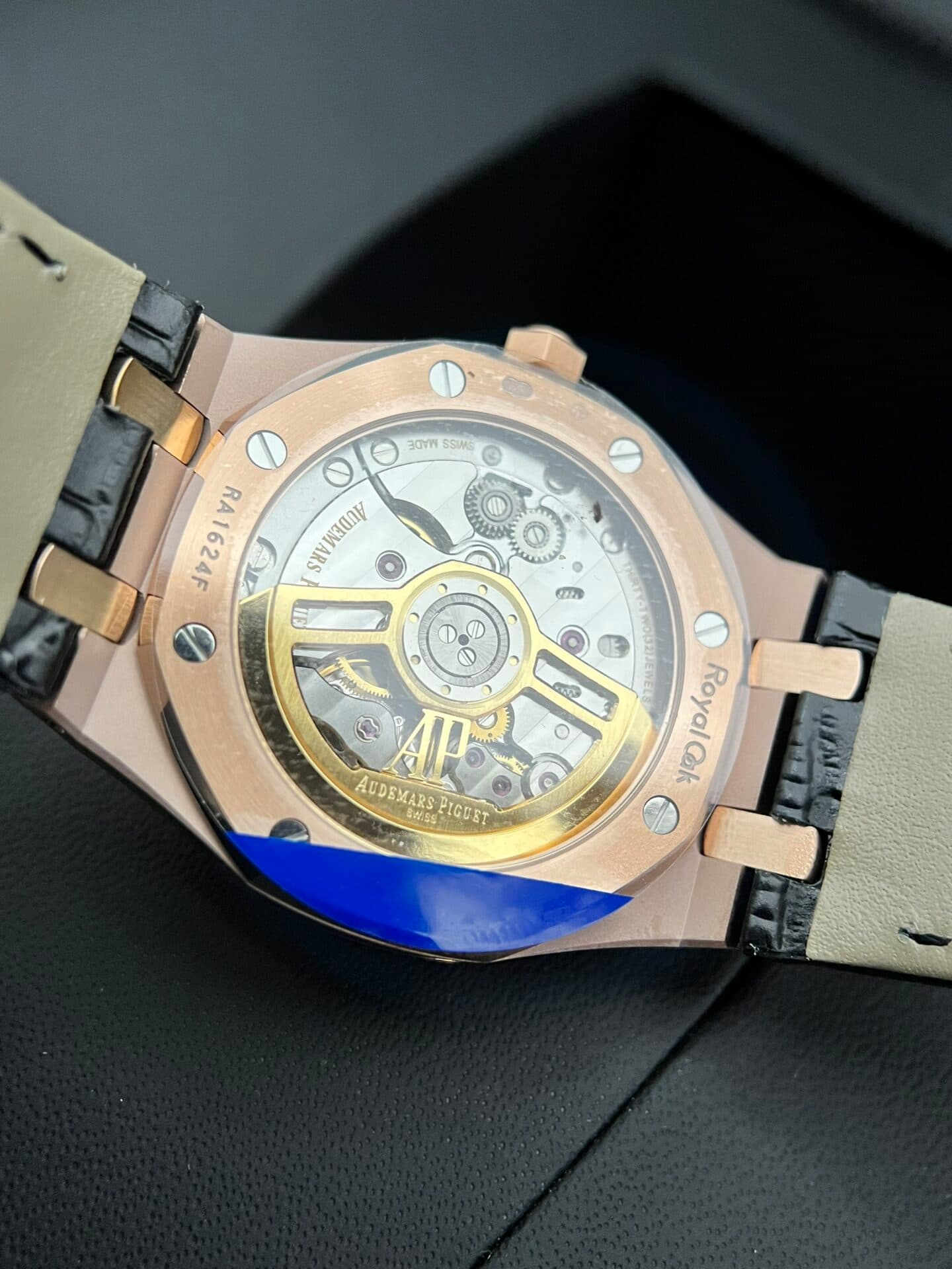 Dong-Ho-Audemars-Piguet-Royal-Oak-15500OR-Nam-Day-Da-41mm-2-1