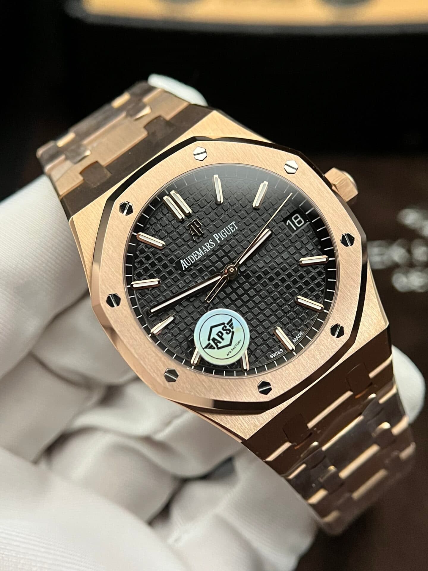 Dong-Ho-Audemars-Piguet-Royal-Oak-15500OR-Rep-11-Nha-May-APS-41mm-4-1