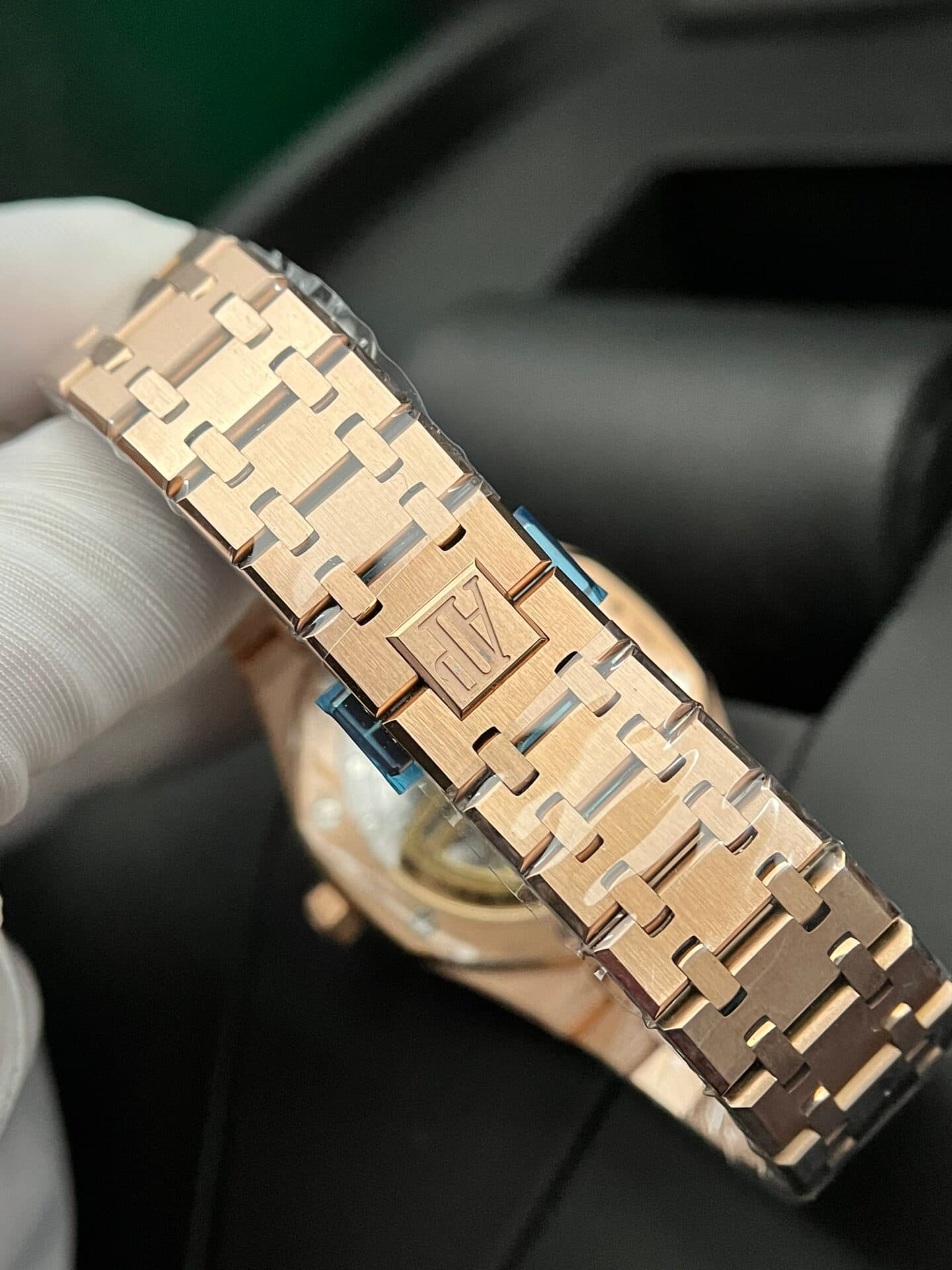 Dong-Ho-Audemars-Piguet-Royal-Oak-15500OR-Rep-11-Nha-May-APS-41mm-5-1