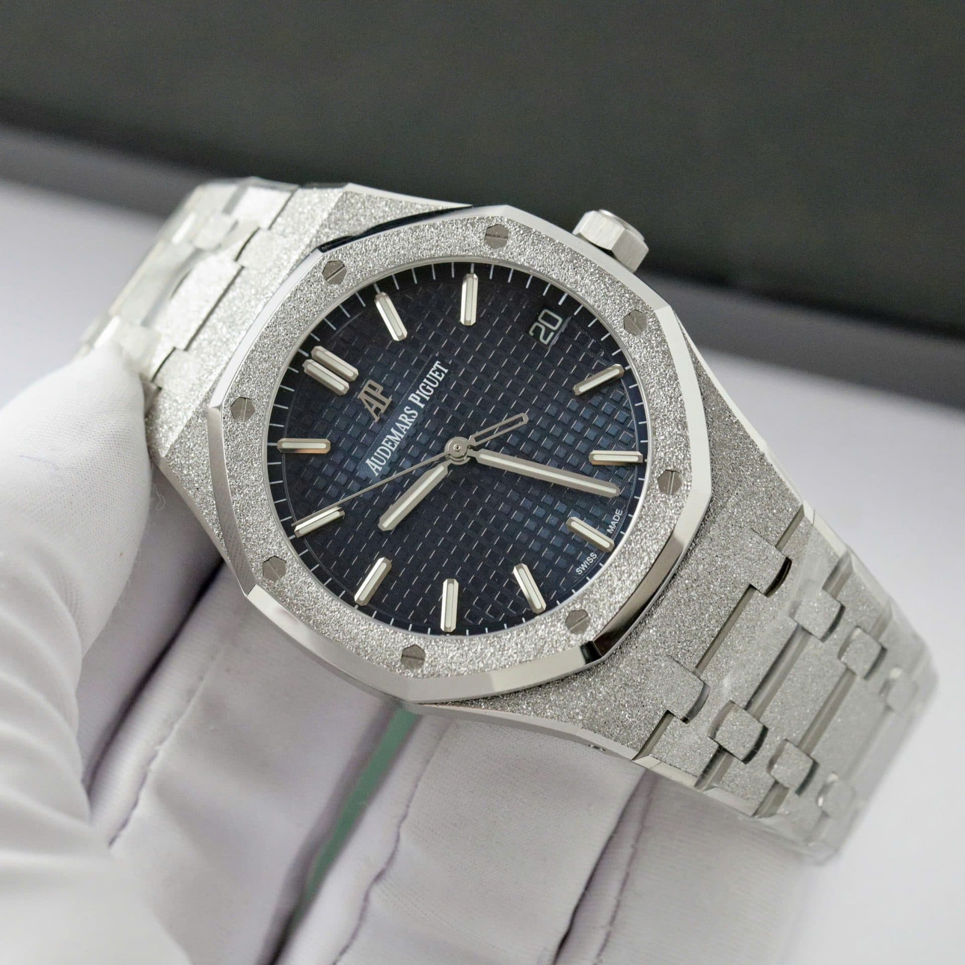 Dong-Ho-Audemars-Piguet-Royal-Oak-15500ST-Frosted-Gold-Replica-11-Mat-Xanh-41mm-3-1