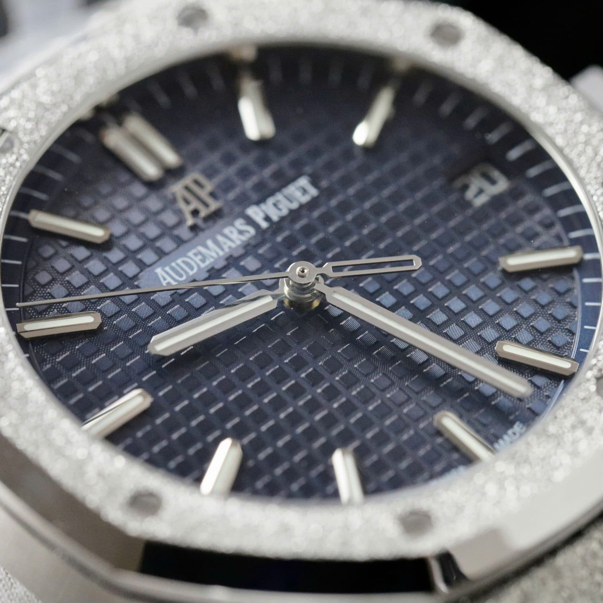 Dong-Ho-Audemars-Piguet-Royal-Oak-15500ST-Frosted-Gold-Replica-11-Mat-Xanh-41mm-4-1