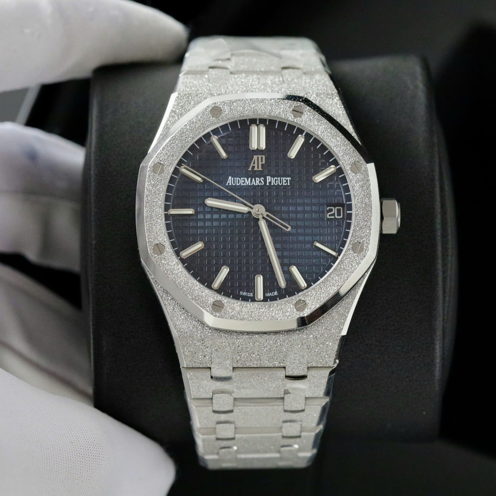 Dong-Ho-Audemars-Piguet-Royal-Oak-15500ST-Frosted-Gold-Replica-11-Mat-Xanh-41mm-6-1