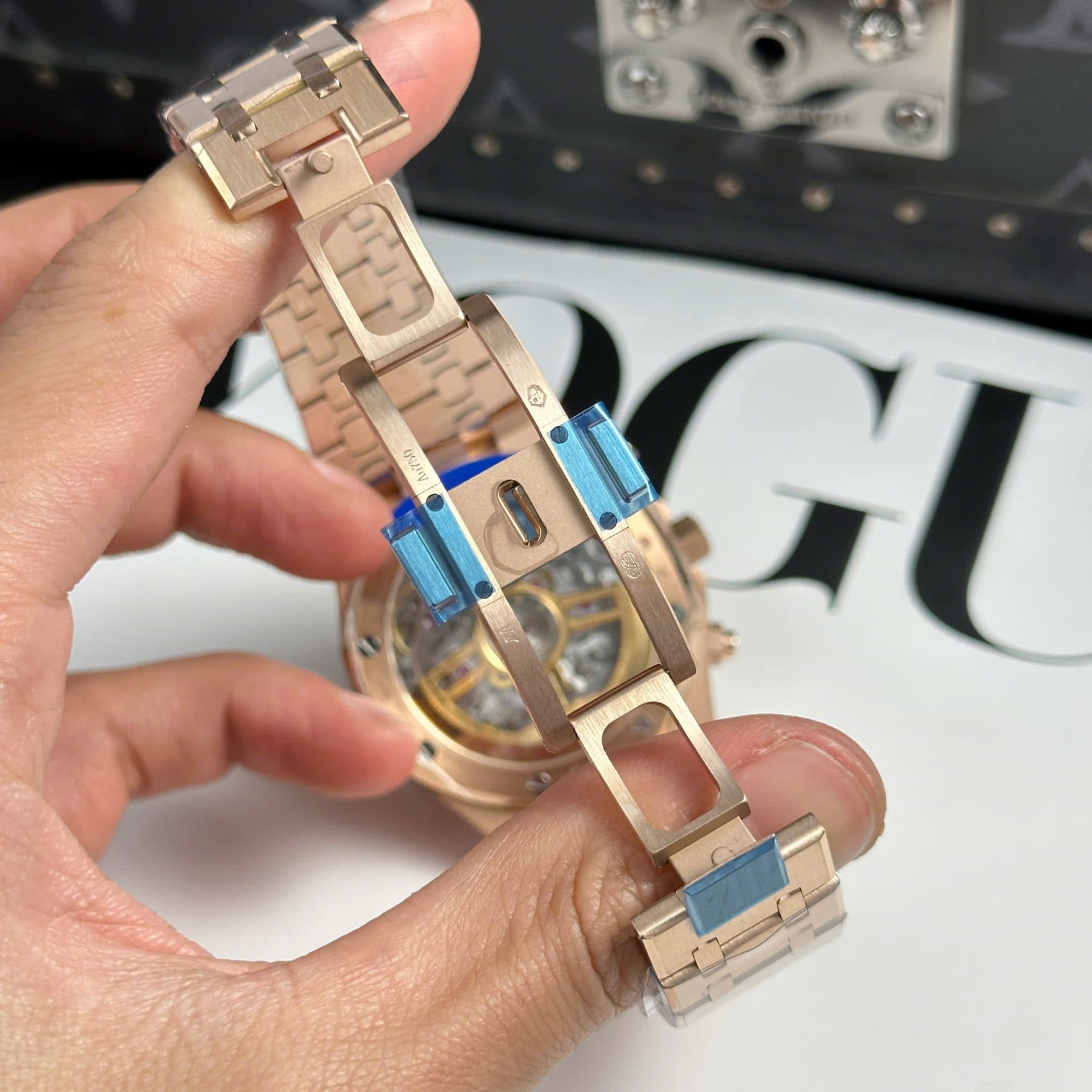 Dong-Ho-Audemars-Piguet-Royal-Oak-26240-Rep-11-3