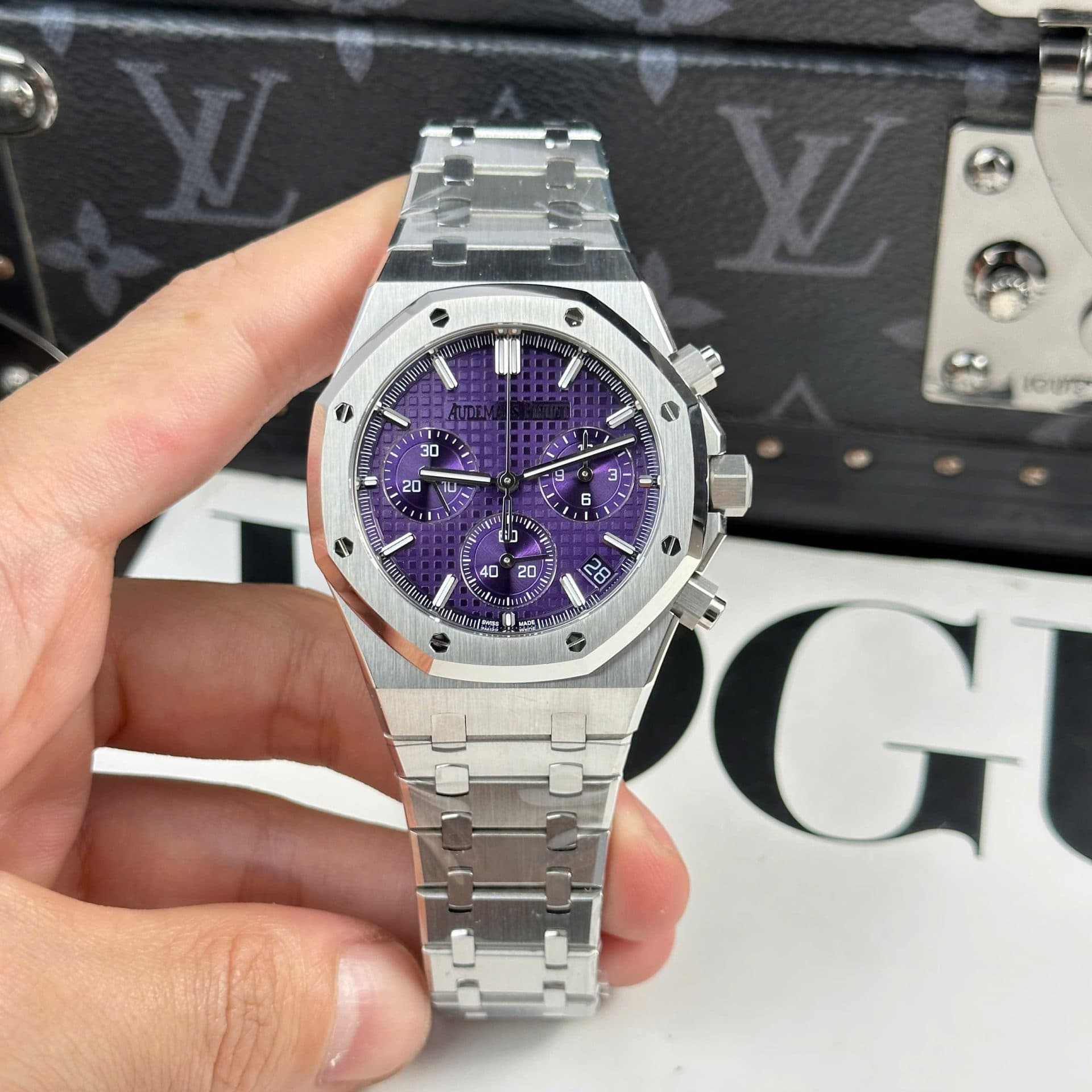Dong-Ho-Audemars-Piguet-Royal-Oak-26240ST-Rep-1-1-Mat-So-Tim-May-Mong-New-2025-41mm-1-1