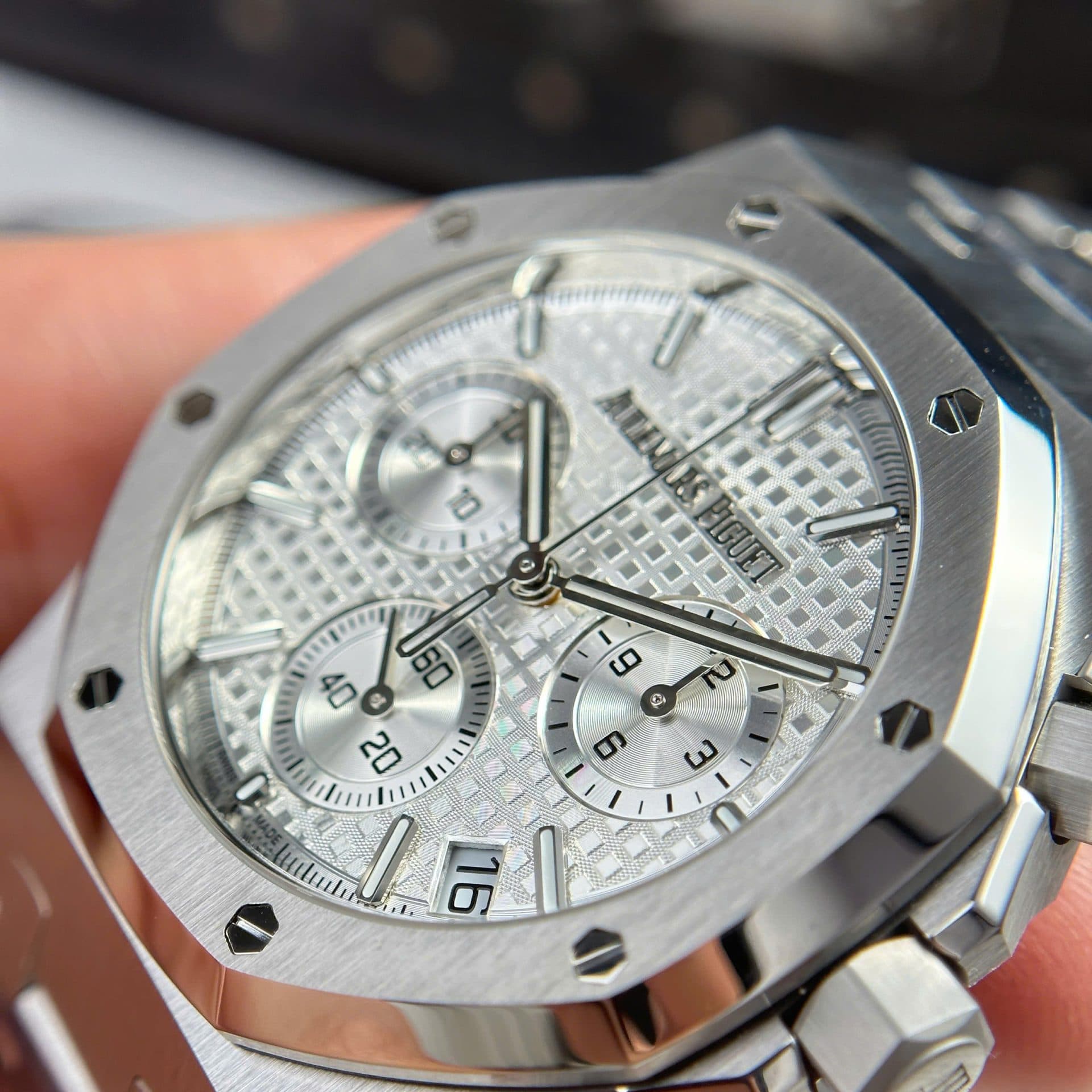 Dong-Ho-Audemars-Piguet-Royal-Oak-26240ST-Replica-11-Mat-Trang-May-Mong-New-2025-41mm-2-1