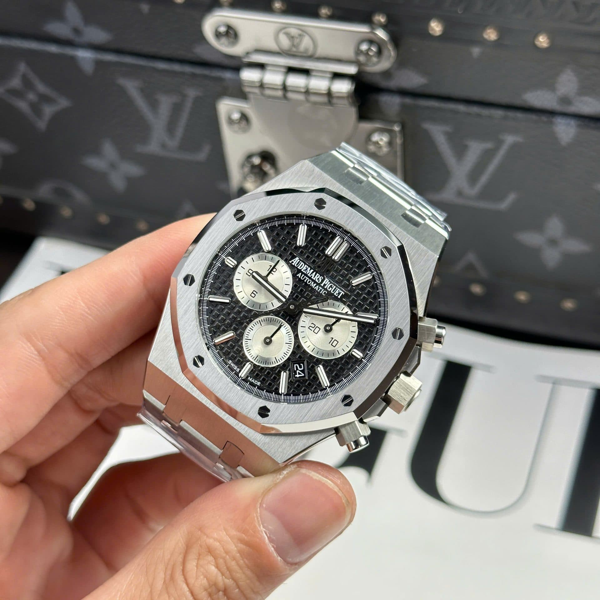 Dong-Ho-Audemars-Piguet-Royal-Oak-26331-Chronograph-Replica-11-Mat-Den-41mm-15-1