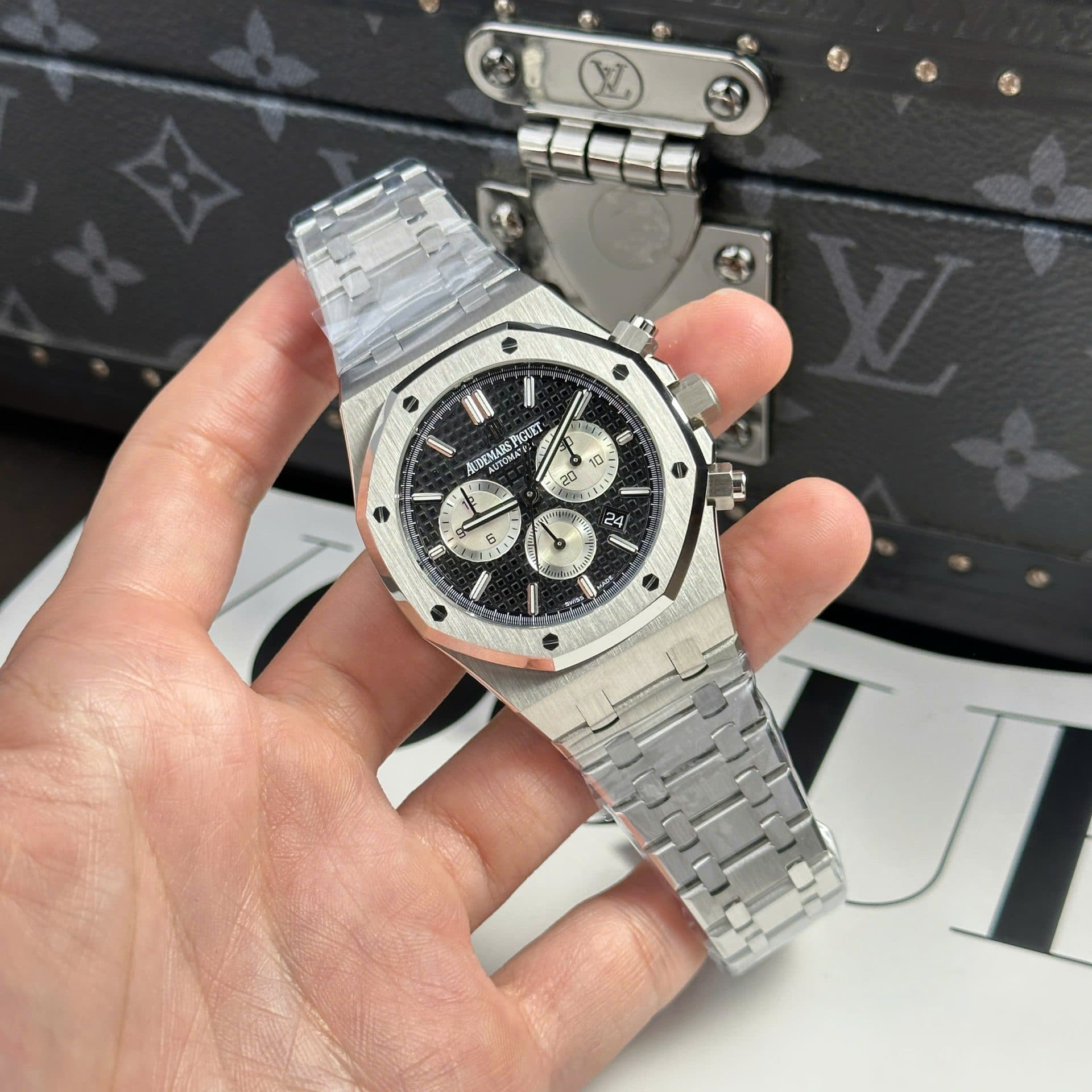 Dong-Ho-Audemars-Piguet-Royal-Oak-26331-Chronograph-Replica-11-Mat-Den-41mm-5-1