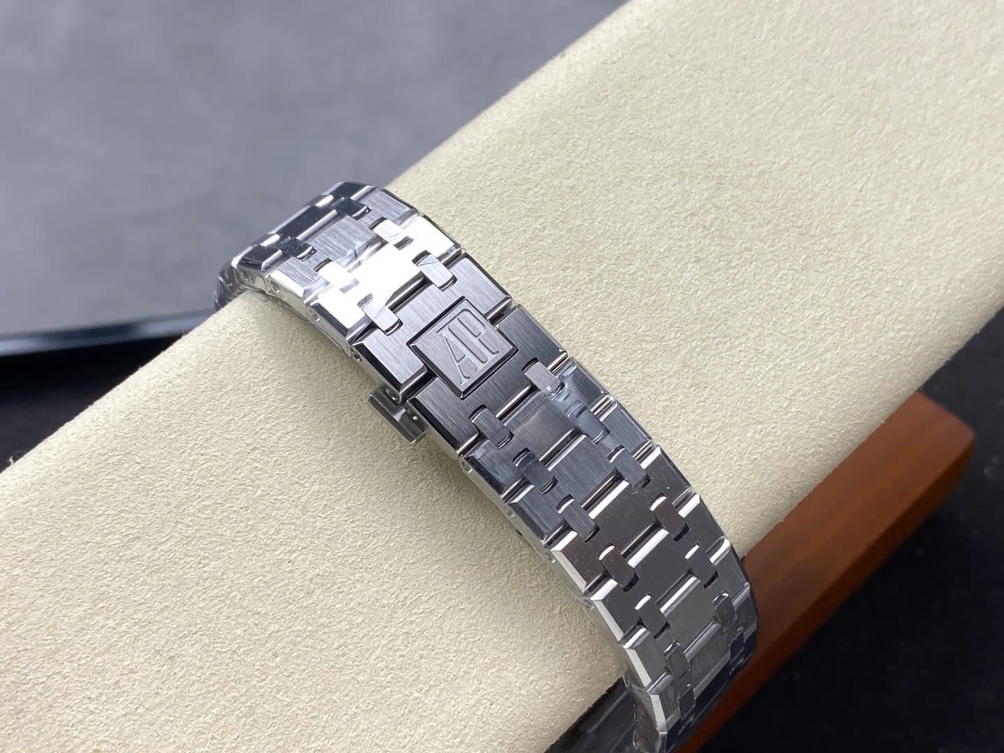 Dong-Ho-Audemars-Piguet-Royal-Oak-26331ST-Rep-11-Cao-Cap-Mat-Trang-Nha-May-APS-New-2025-41mm-10-1