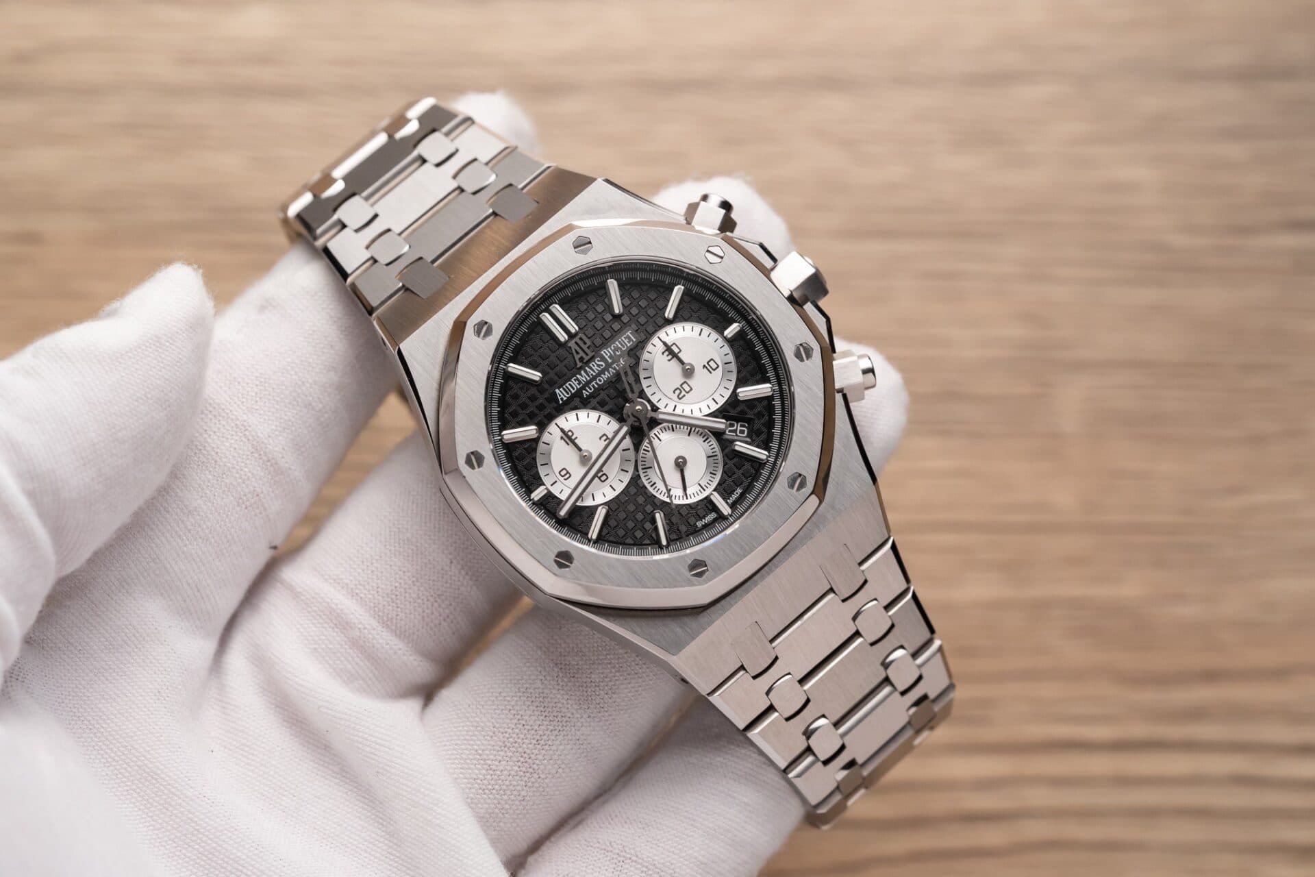 Dong-Ho-Audemars-Piguet-Royal-Oak-26331ST-Replica-11-Mat-Den-2-1