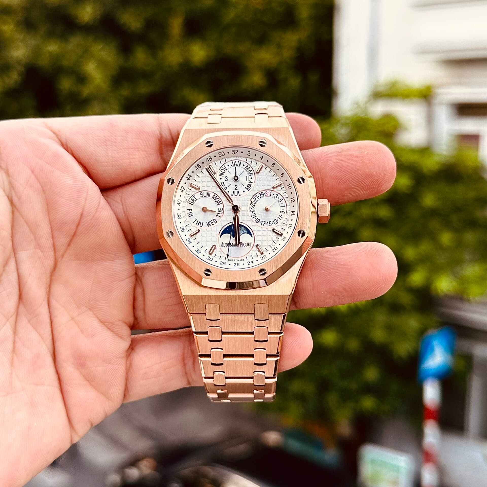 Dong-Ho-Audemars-Piguet-Royal-Oak-26574OR-Mat-Trang-Rep-11-41mm-3-1