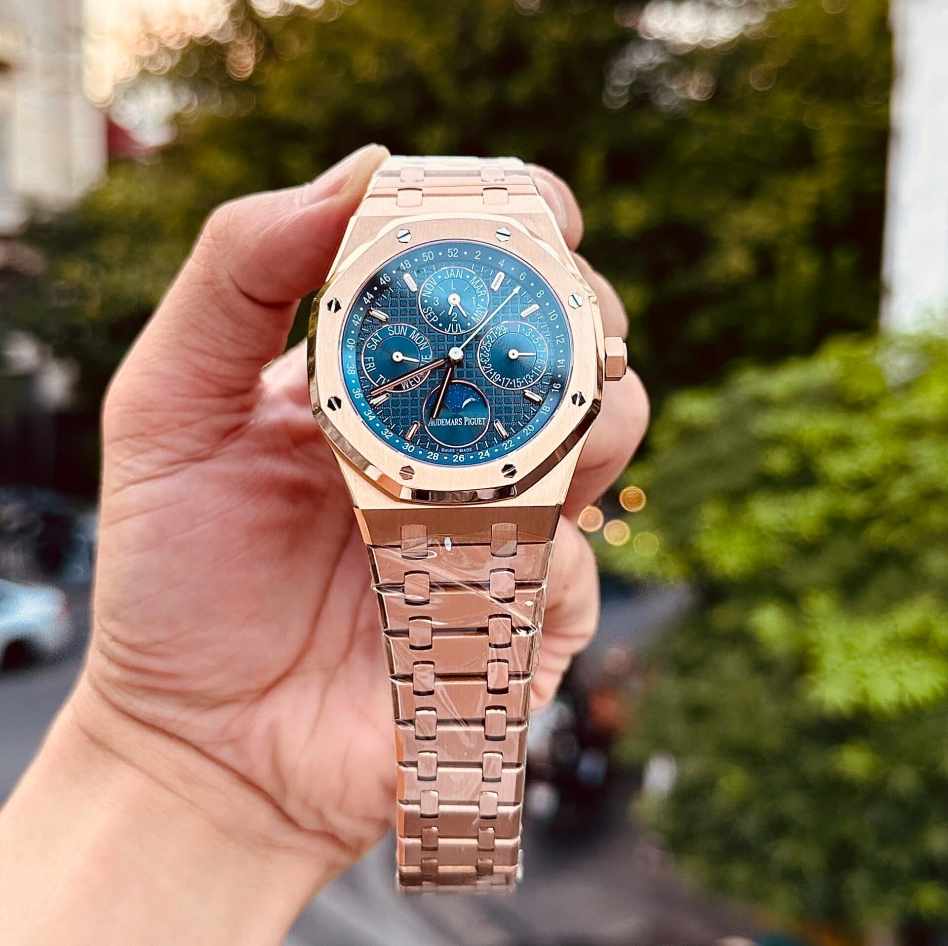 Dong-Ho-Audemars-Piguet-Royal-Oak-26574OR-Mat-Xanh-Rep-11-41mm-3-1