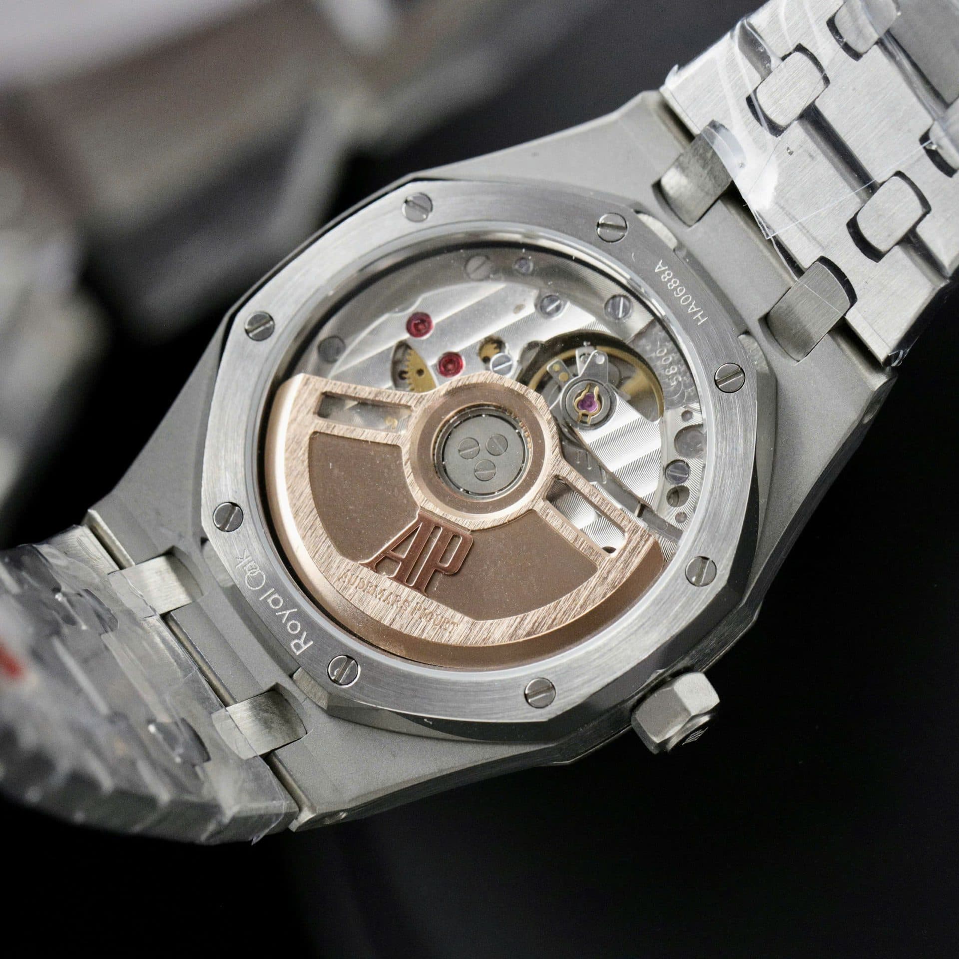 Dong-Ho-Audemars-Piguet-Royal-Oak-Che-Tac-Mat-Xanh-Bang-Vien-Dinh-Kim-Cuong-Moissanite-34mm-8-1