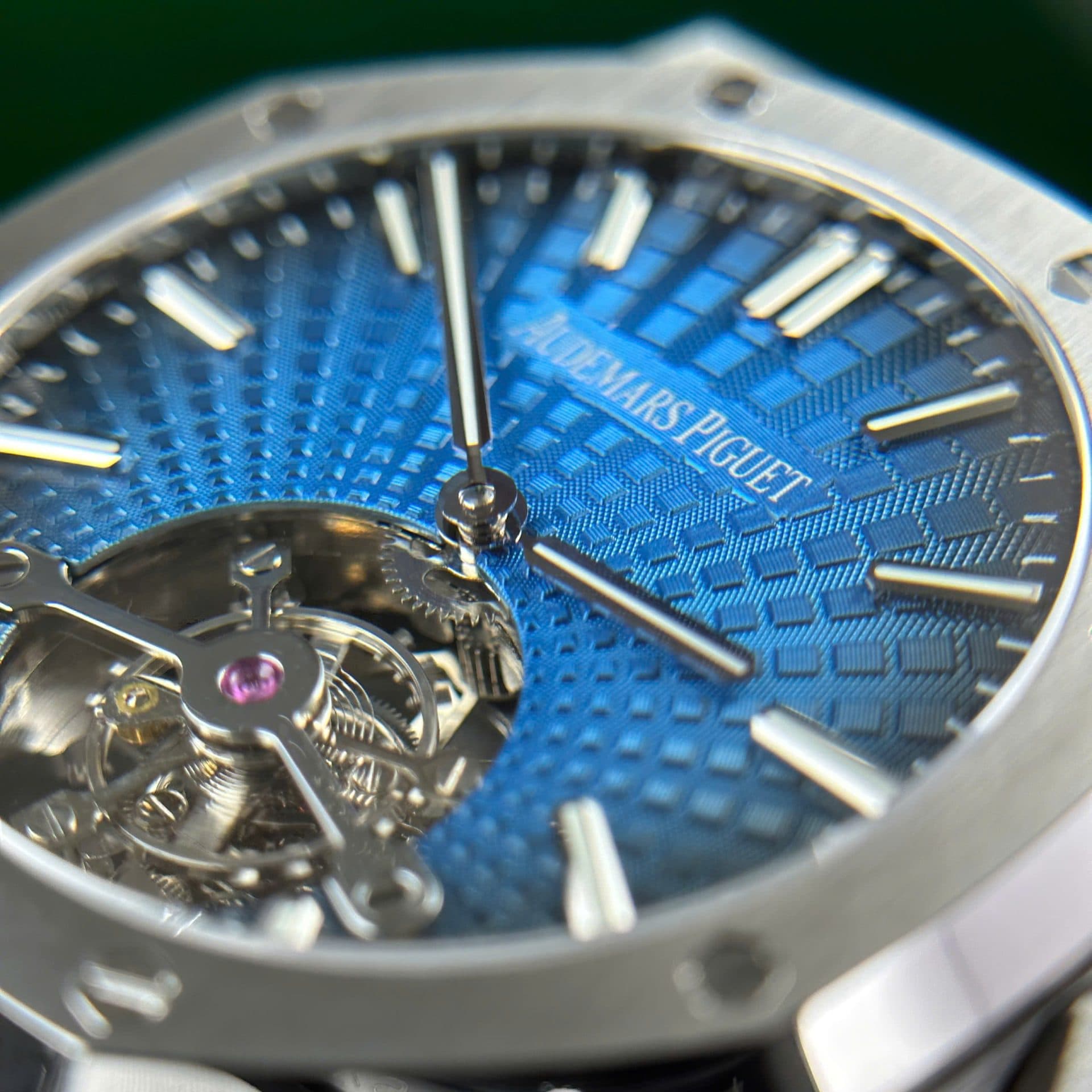 Dong-Ho-Audemars-Piguet-Royal-Oak-Flying-Tourbillon-26530-Replica-11-Nha-May-R8-41mm-7-1