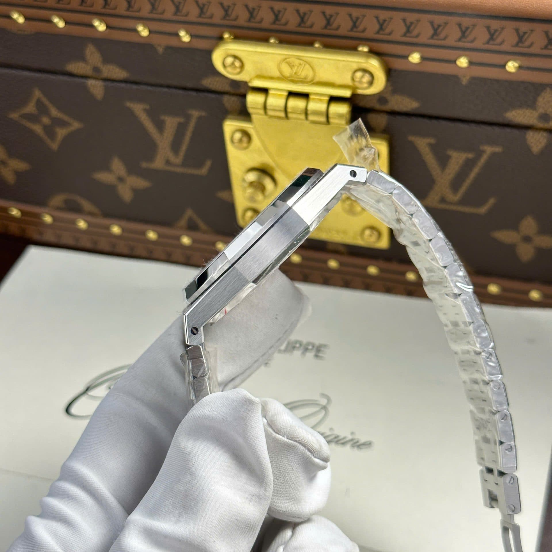 Dong-Ho-Audemars-Piguet-Royal-Oak-Frosted-15407-Replica-11-Mat-Lo-Co-Nha-May-THB-41mm-1-1