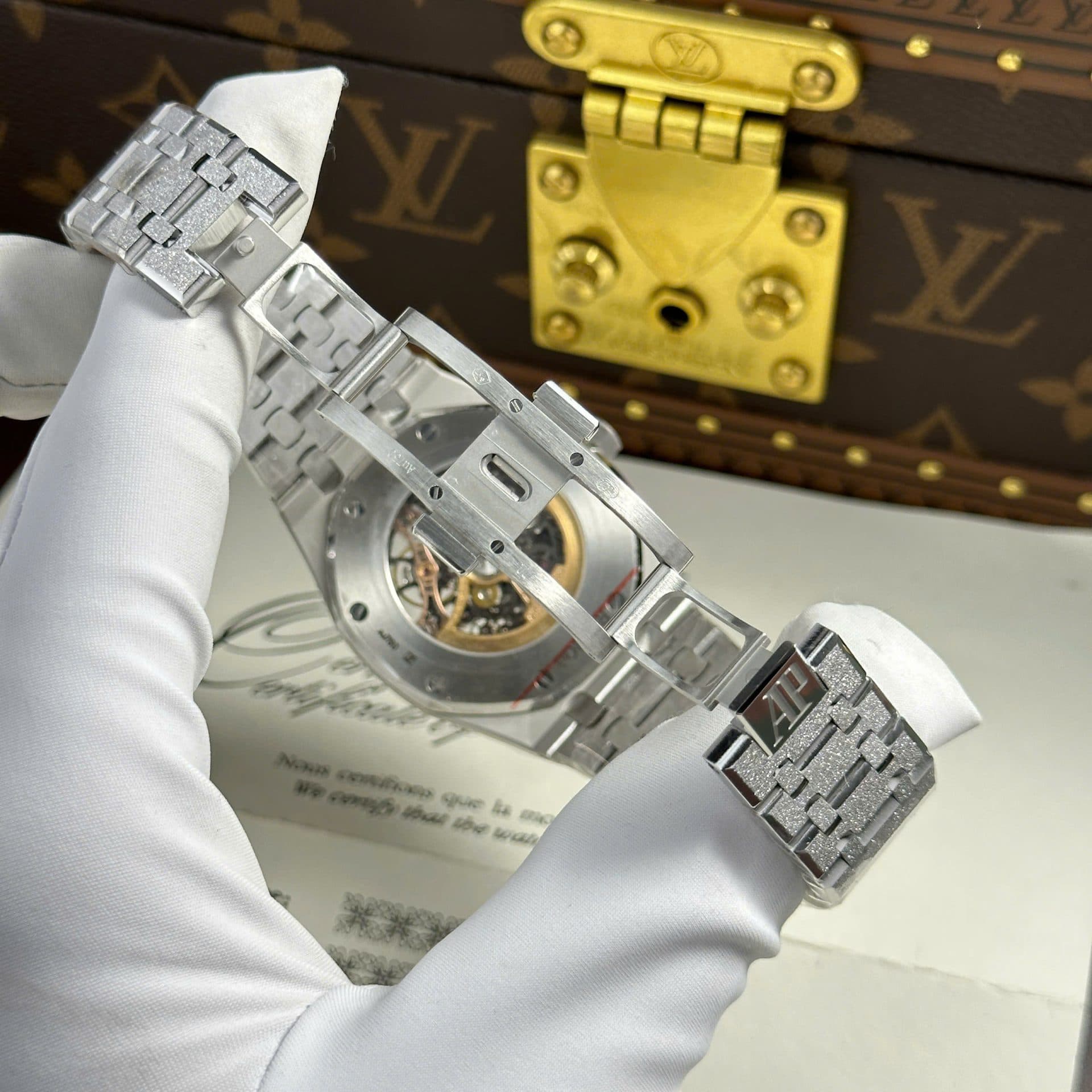 Dong-Ho-Audemars-Piguet-Royal-Oak-Frosted-15407-Replica-11-Mat-Lo-Co-Nha-May-THB-41mm-11-1