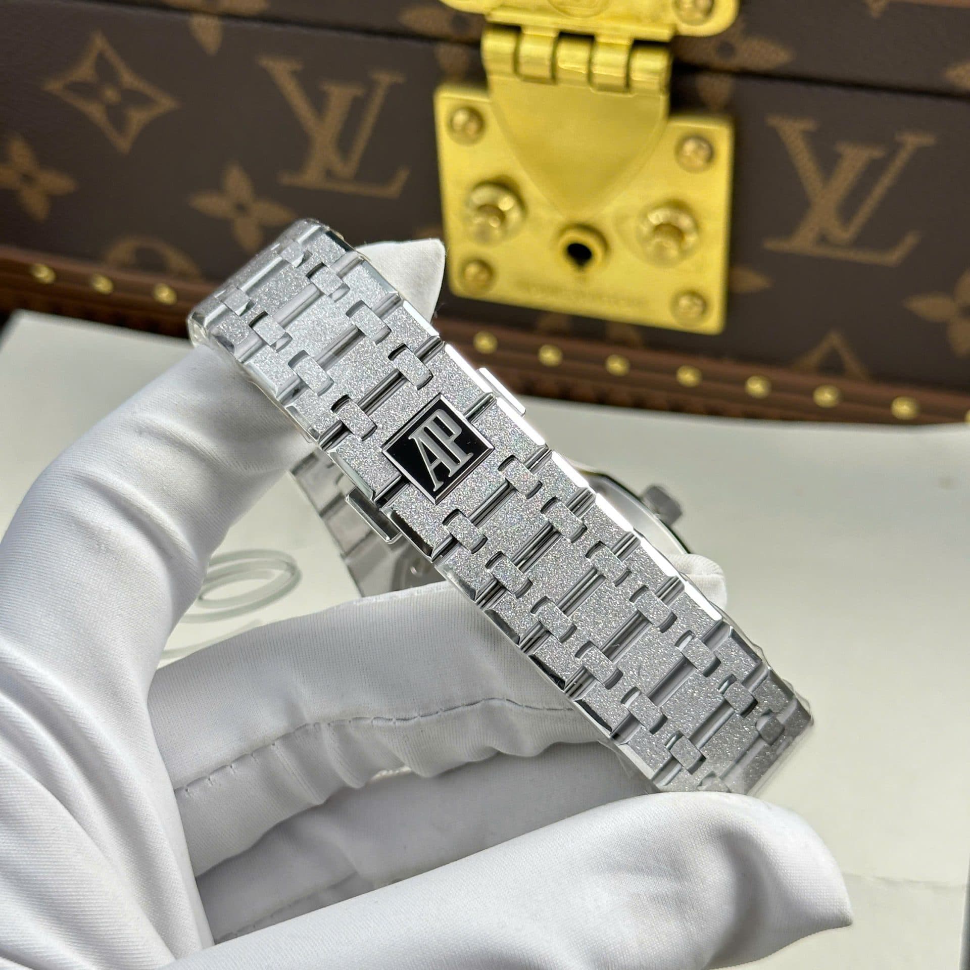 Dong-Ho-Audemars-Piguet-Royal-Oak-Frosted-15407-Replica-11-Mat-Lo-Co-Nha-May-THB-41mm-13-1