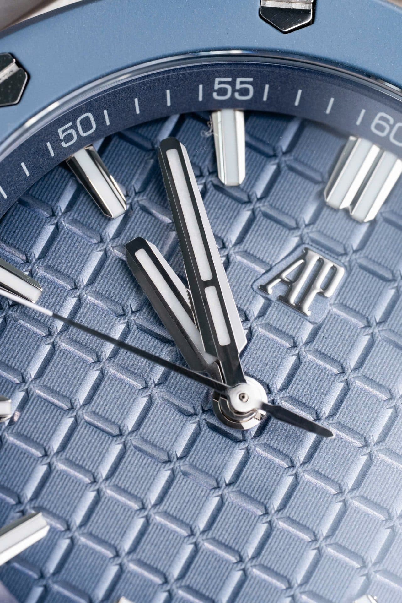 Dong-Ho-Audemars-Piguet-Royal-Oak-Offshore-15605SK-Vien-Cao-Su-Xanh-Replica-Cao-Cap-43mm-7-1