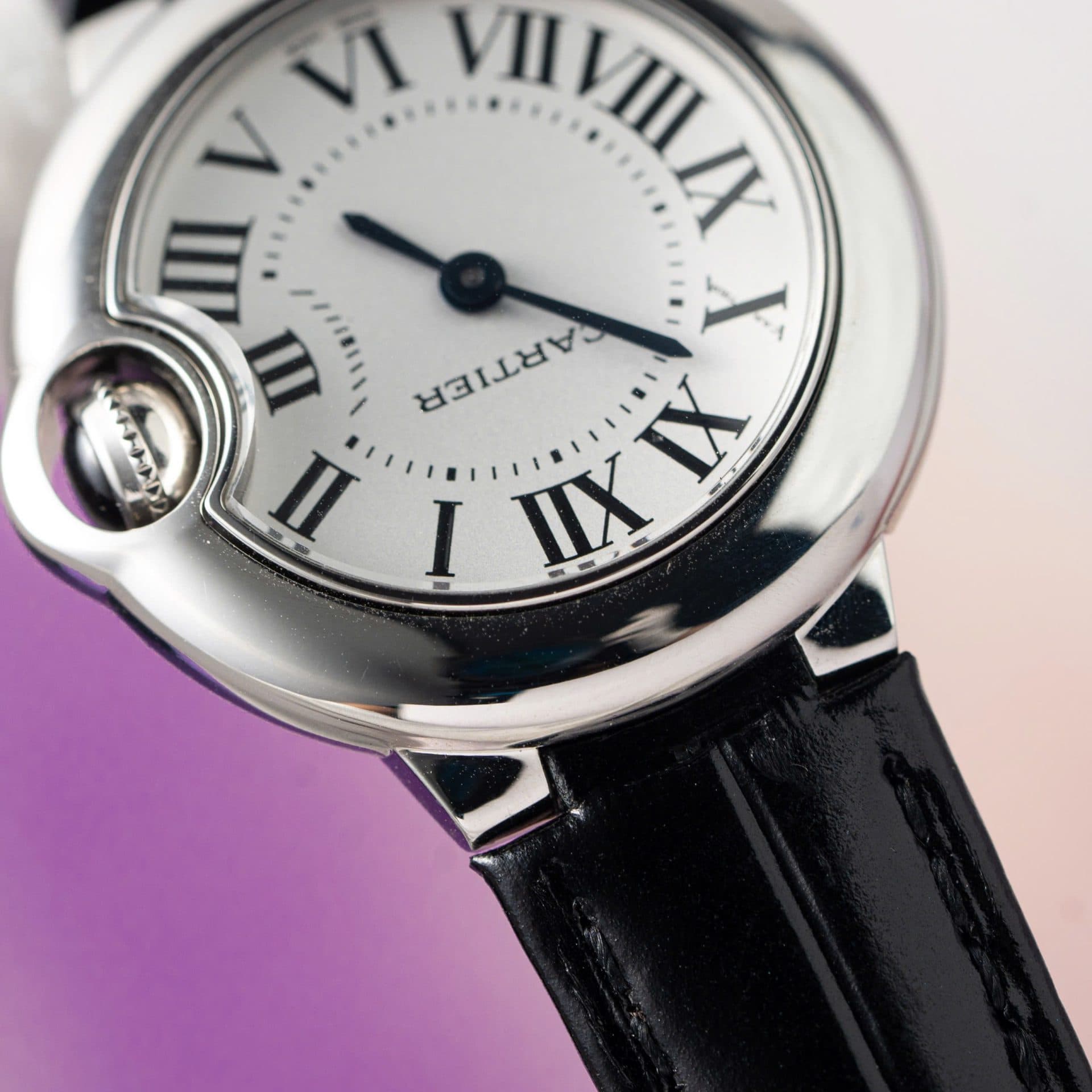 Dong-Ho-Cartier-Ballon-Bleu-Nu-May-Pin-Thuy-Sy-Day-Da-Mau-Den-28mm-1-1