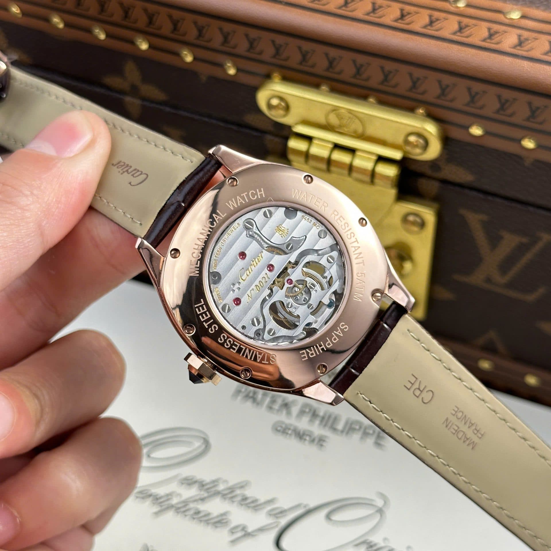Dong-Ho-Cartier-Drive-Tourbillon-Replica-11-Mat-So-Van-Guiloche-Day-Da-41mm-12-1