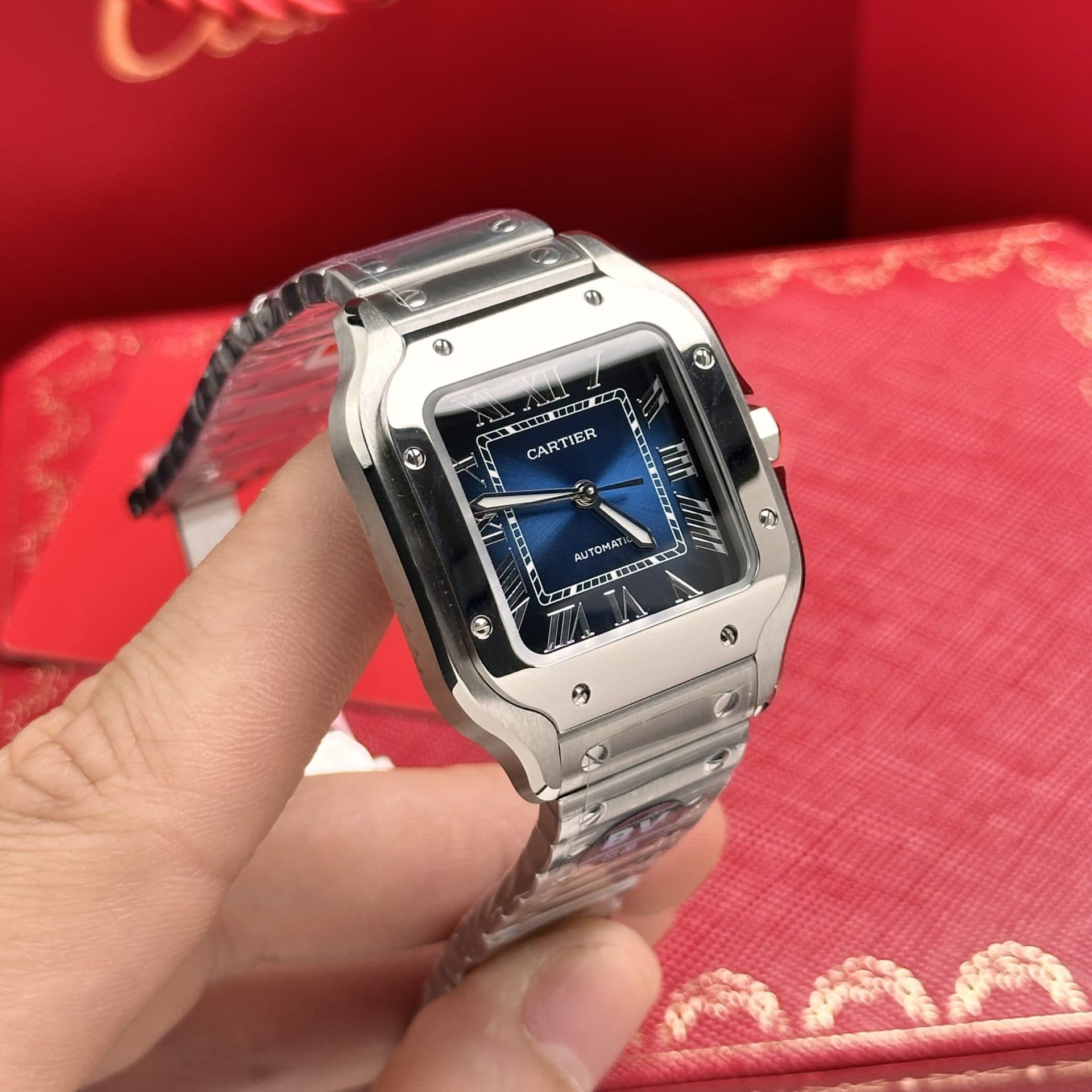 Dong-Ho-Cartier-Nu-Che-Tac-Santos-WSSA0063-Mat-Xanh-Blue-35mm-4-1