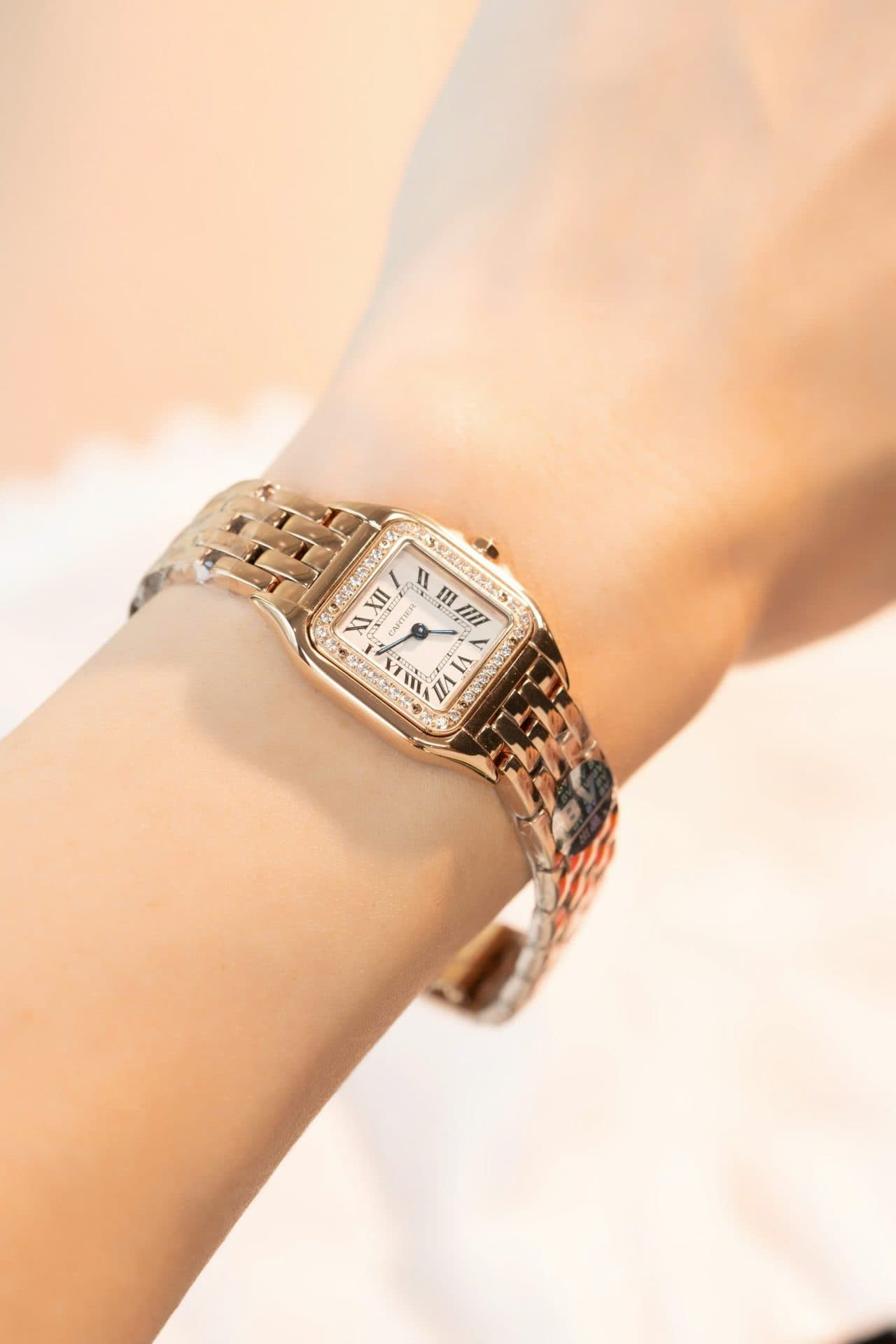 Dong-Ho-Cartier-Panthere-Rep-11-Cao-Cap-Nu-Mau-Vang-Hong-May-Pin-Thuy-Sy-22mm-3-1