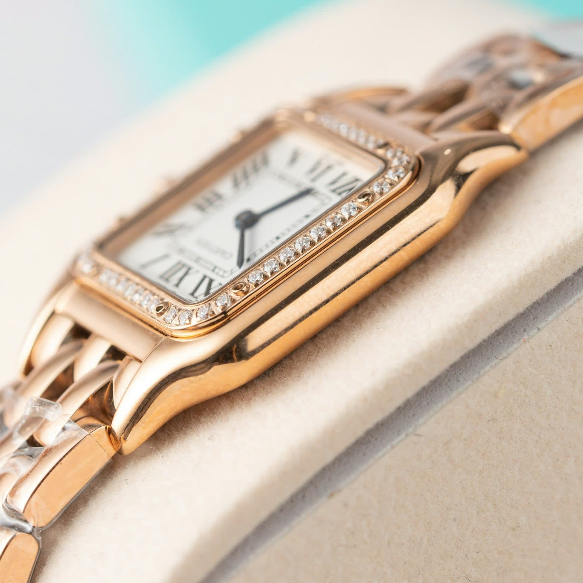 Dong-Ho-Cartier-Panthere-Replica-11-Nu-Mau-Vang-Hong-May-Pin-Thuy-Sy-27mm-3-1