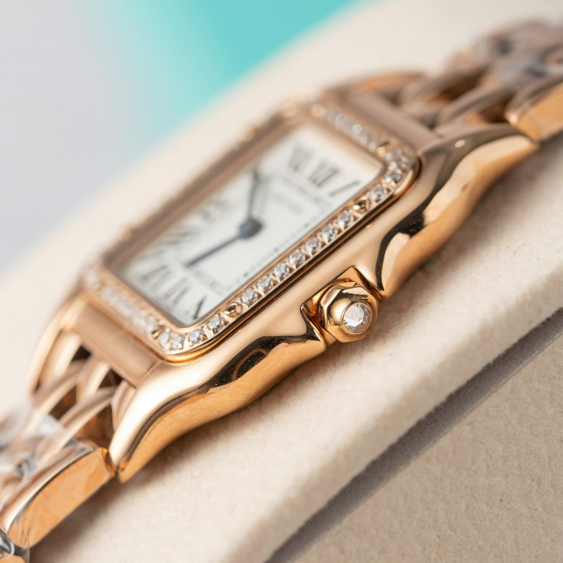 Dong-Ho-Cartier-Panthere-Replica-11-Nu-Mau-Vang-Hong-May-Pin-Thuy-Sy-27mm-4-1
